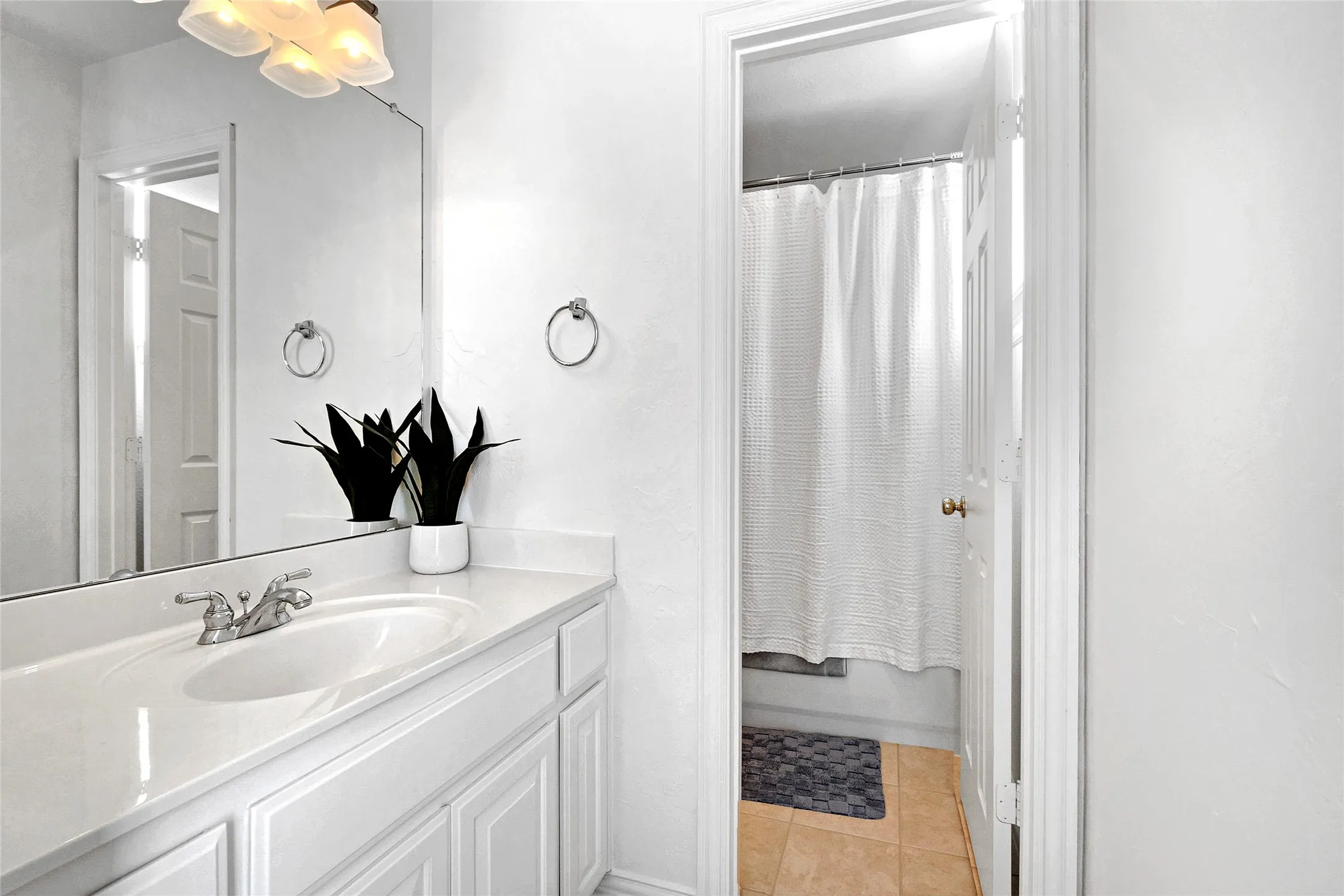 Other side of the Jack and Jill bath