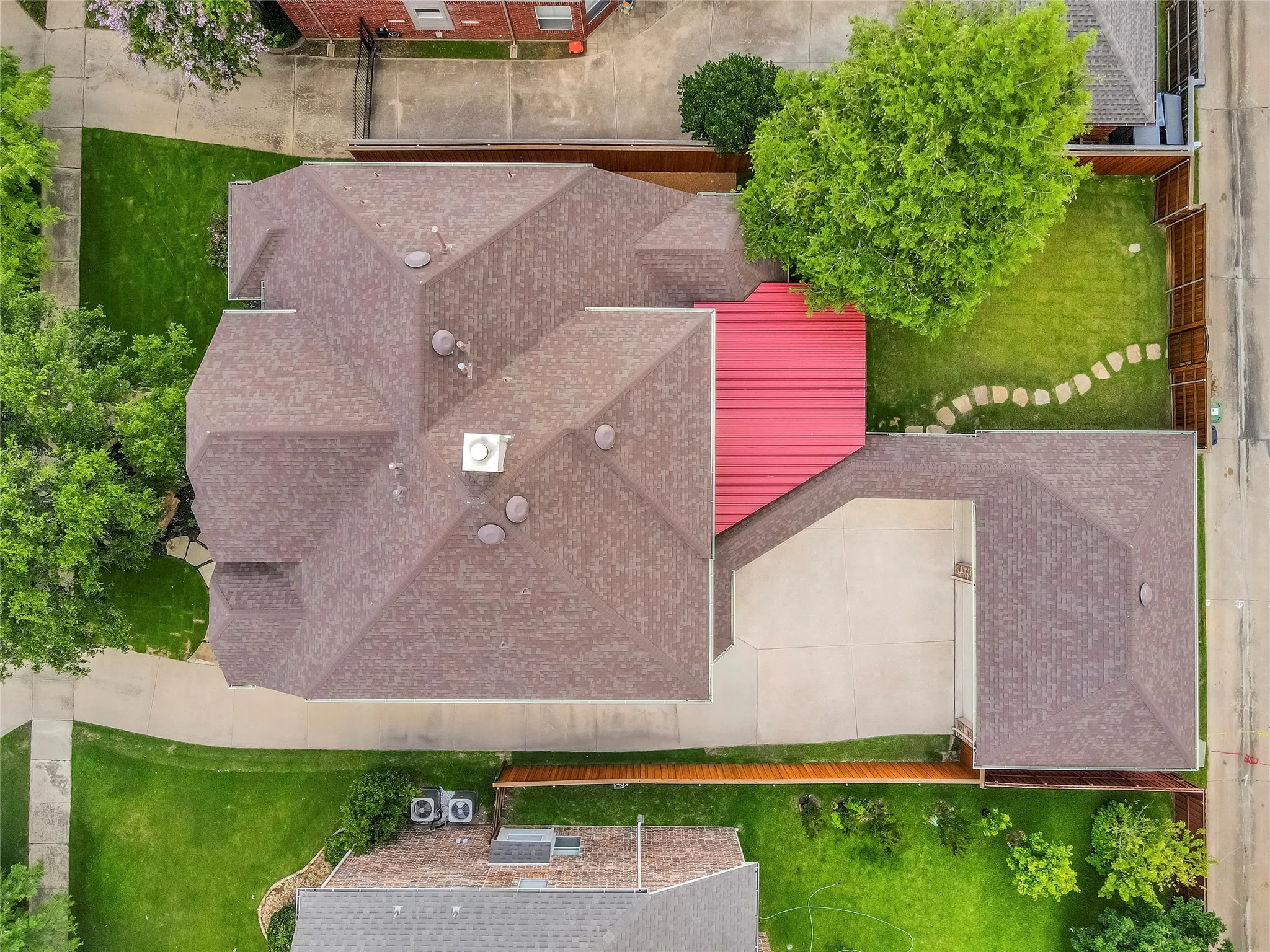 Single Family Residence For Sale in Denton County , 2505 Sir Tristram, Lewisville, Texas 75056, 4 Bedroom, 4 Bathroom, 3 Garage spaces, 3,700 Sqft, built in 1999, mls#21313783, Real Estate Agent in Lewisville, Homes For Sale in Denton county, Homes For Sale in Lewisville, Realtor in Lewisville Texas, Real Estate Brokerage Independent Realty Texas, Luminita Cordes Realtor