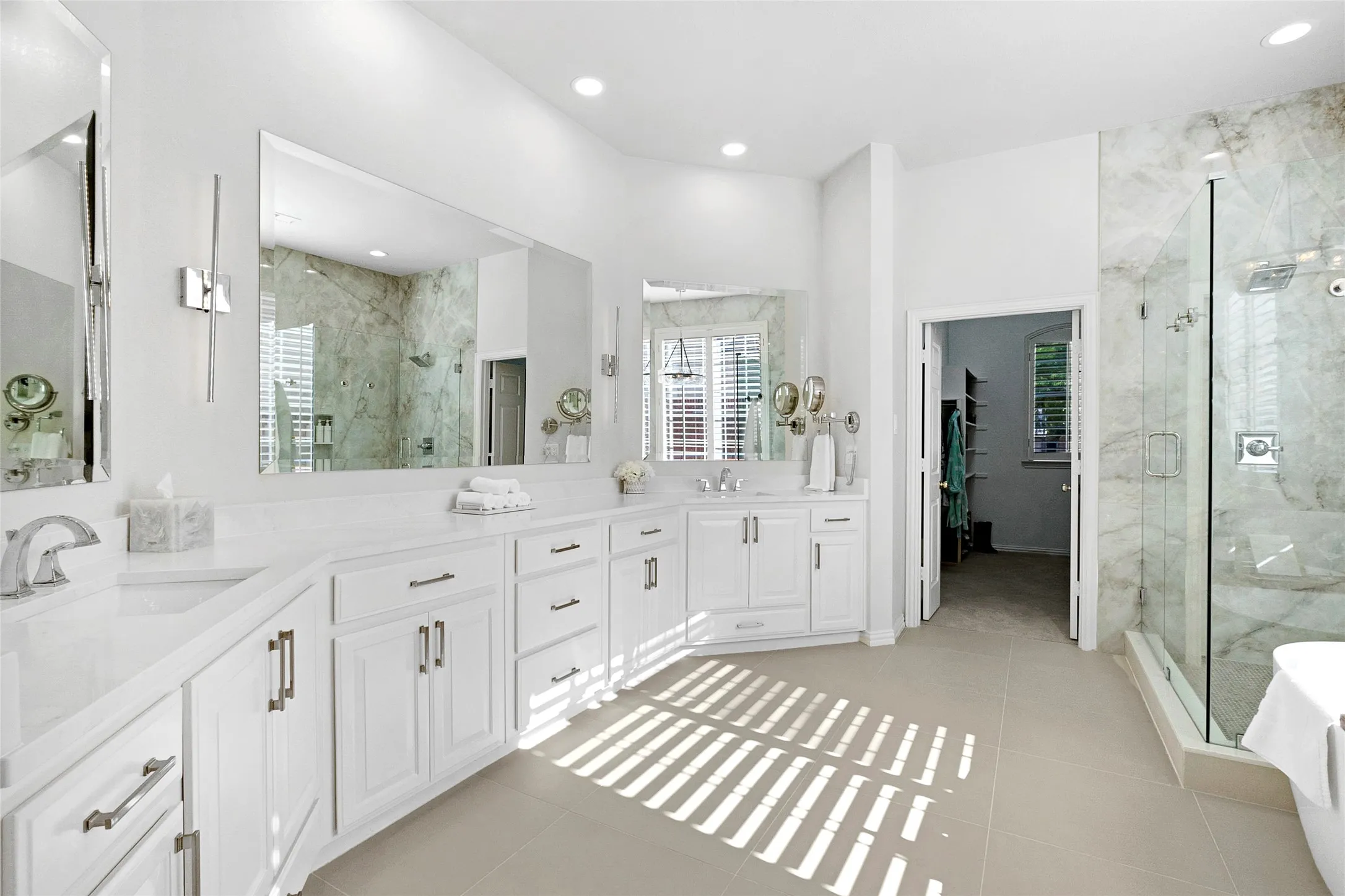 Single Family Residence For Sale in Denton County , 2505 Sir Tristram, Lewisville, Texas 75056, 4 Bedroom, 4 Bathroom, 3 Garage spaces, 3,700 Sqft, built in 1999, mls#21313783, Real Estate Agent in Lewisville, Homes For Sale in Denton county, Homes For Sale in Lewisville, Realtor in Lewisville Texas, Real Estate Brokerage Independent Realty Texas, Luminita Cordes Realtor