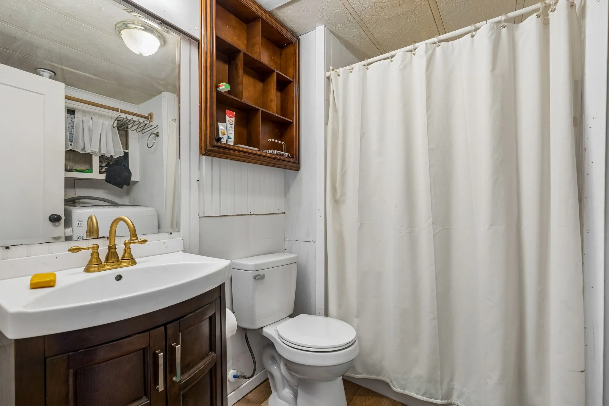 Mobile Home For Sale in Parker County , 1454 Forrest Trail, Azle, Texas 76020, 2 Bedroom, 2 Bathroom, Garage spaces, 1,120 Sqft, built in 1983, mls#21297271, Real Estate Agent in Azle, Homes For Sale in Parker county, Homes For Sale in Azle, Realtor in Azle Texas, Real Estate Brokerage Independent Realty Texas, Luminita Cordes Realtor