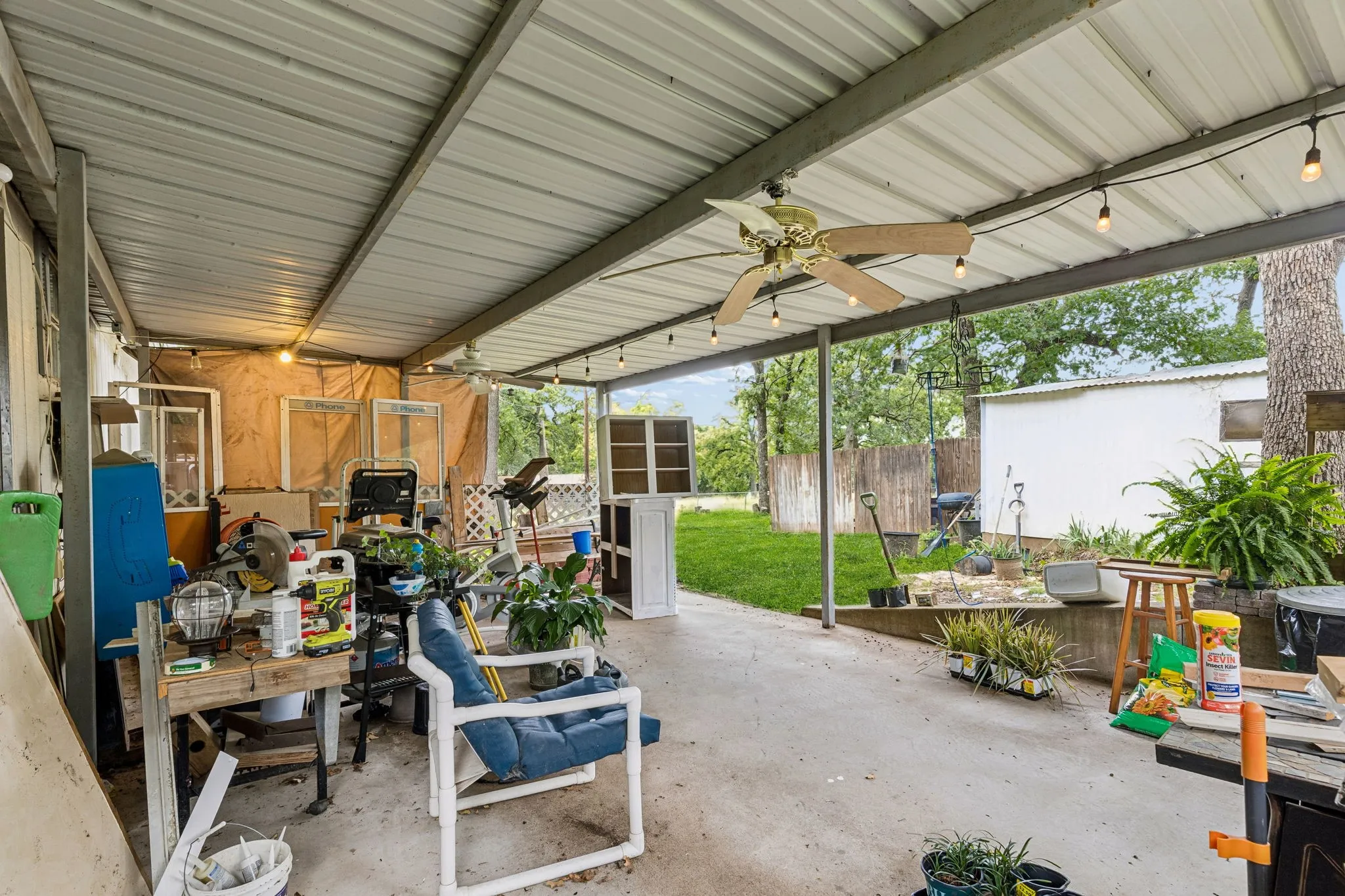 Mobile Home For Sale in Parker County , 1454 Forrest Trail, Azle, Texas 76020, 2 Bedroom, 2 Bathroom, Garage spaces, 1,120 Sqft, built in 1983, mls#21297271, Real Estate Agent in Azle, Homes For Sale in Parker county, Homes For Sale in Azle, Realtor in Azle Texas, Real Estate Brokerage Independent Realty Texas, Luminita Cordes Realtor