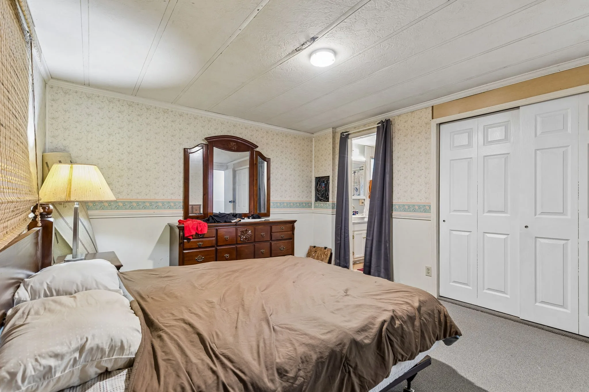 Mobile Home For Sale in Parker County , 1454 Forrest Trail, Azle, Texas 76020, 2 Bedroom, 2 Bathroom, Garage spaces, 1,120 Sqft, built in 1983, mls#21297271, Real Estate Agent in Azle, Homes For Sale in Parker county, Homes For Sale in Azle, Realtor in Azle Texas, Real Estate Brokerage Independent Realty Texas, Luminita Cordes Realtor