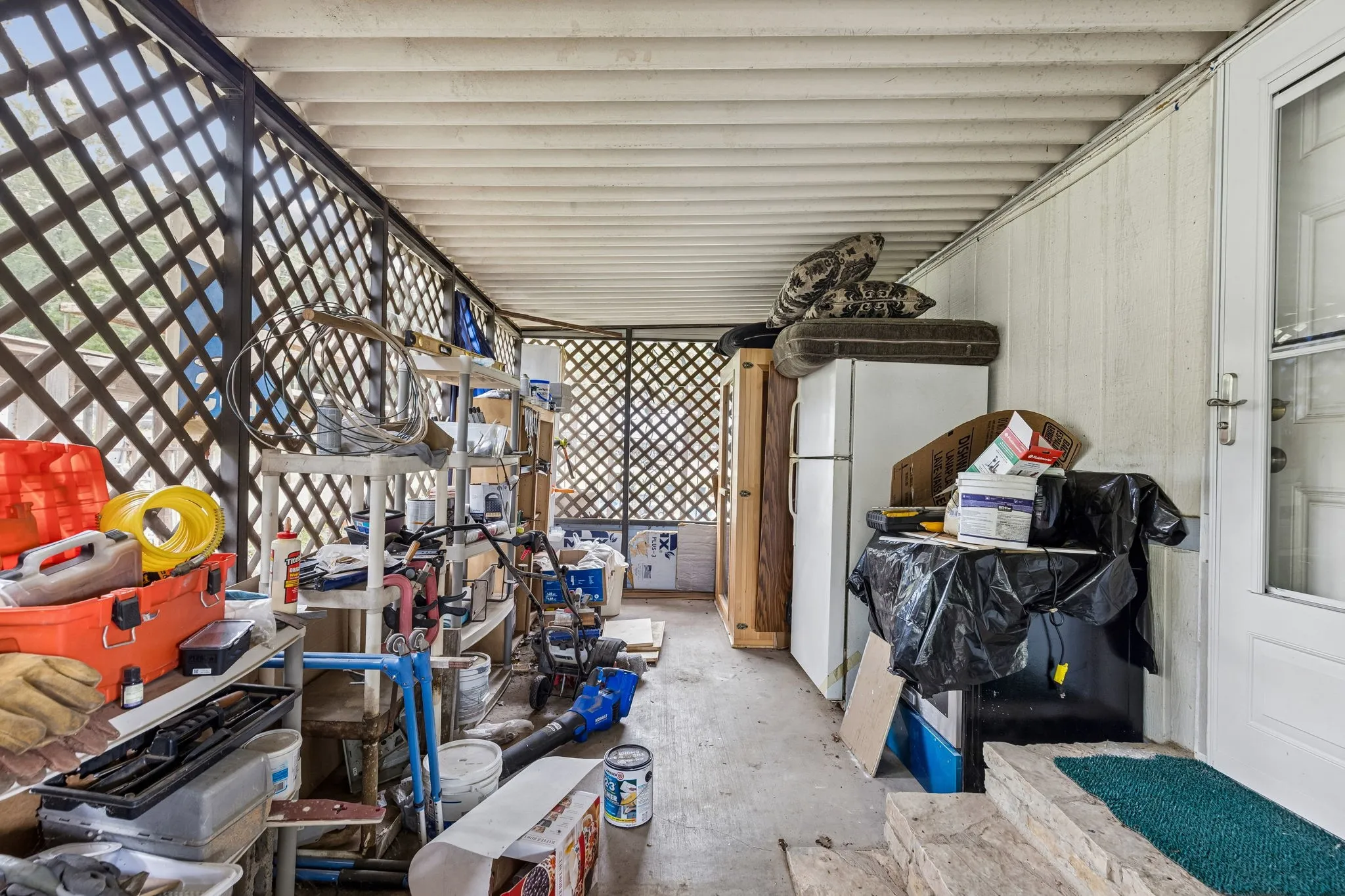 Mobile Home For Sale in Parker County , 1454 Forrest Trail, Azle, Texas 76020, 2 Bedroom, 2 Bathroom, Garage spaces, 1,120 Sqft, built in 1983, mls#21297271, Real Estate Agent in Azle, Homes For Sale in Parker county, Homes For Sale in Azle, Realtor in Azle Texas, Real Estate Brokerage Independent Realty Texas, Luminita Cordes Realtor