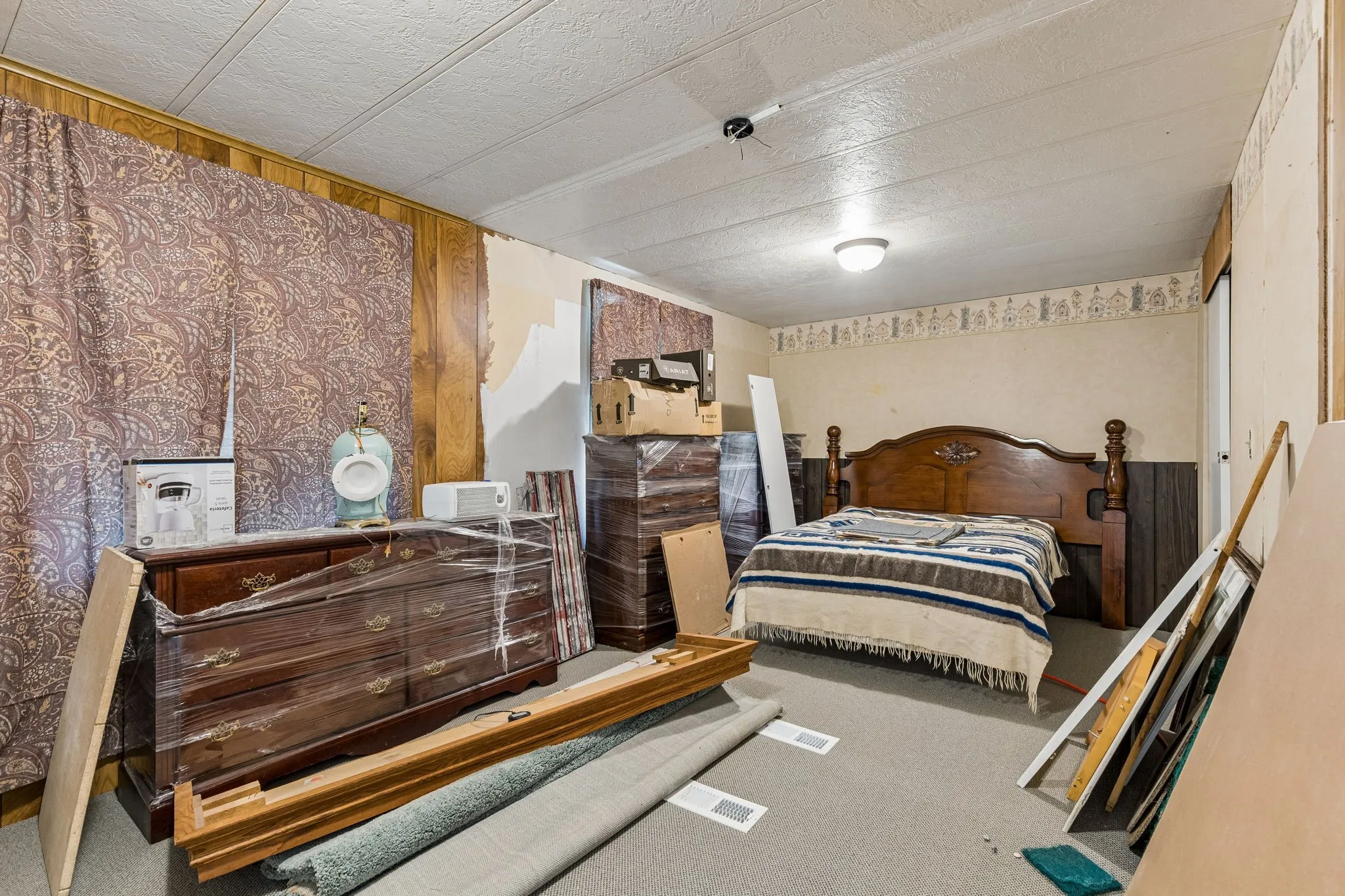 Mobile Home For Sale in Parker County , 1454 Forrest Trail, Azle, Texas 76020, 2 Bedroom, 2 Bathroom, Garage spaces, 1,120 Sqft, built in 1983, mls#21297271, Real Estate Agent in Azle, Homes For Sale in Parker county, Homes For Sale in Azle, Realtor in Azle Texas, Real Estate Brokerage Independent Realty Texas, Luminita Cordes Realtor
