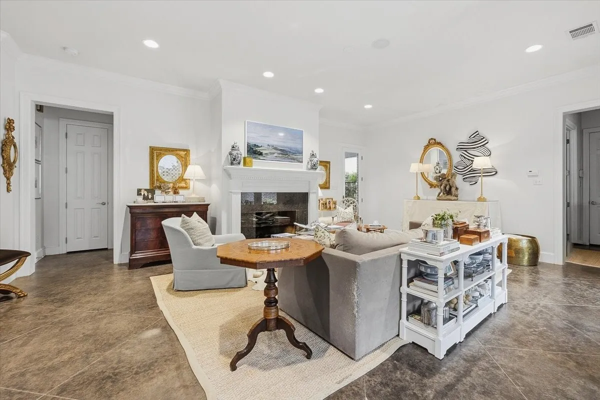 Single Family Residence For Sale in Tarrant County , 628 Deloache Street, Westworth Village, Texas 76114, 3 Bedroom, 5 Bathroom, 2 Garage spaces, 3,467 Sqft, built in 2007, mls#21311620, Real Estate Agent in Westworth Village, Homes For Sale in Tarrant county, Homes For Sale in Westworth Village, Realtor in Westworth Village Texas, Real Estate Brokerage Independent Realty Texas, Luminita Cordes Realtor