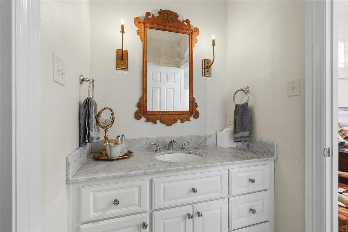 Single Family Residence For Sale in Tarrant County , 628 Deloache Street, Westworth Village, Texas 76114, 3 Bedroom, 5 Bathroom, 2 Garage spaces, 3,467 Sqft, built in 2007, mls#21311620, Real Estate Agent in Westworth Village, Homes For Sale in Tarrant county, Homes For Sale in Westworth Village, Realtor in Westworth Village Texas, Real Estate Brokerage Independent Realty Texas, Luminita Cordes Realtor