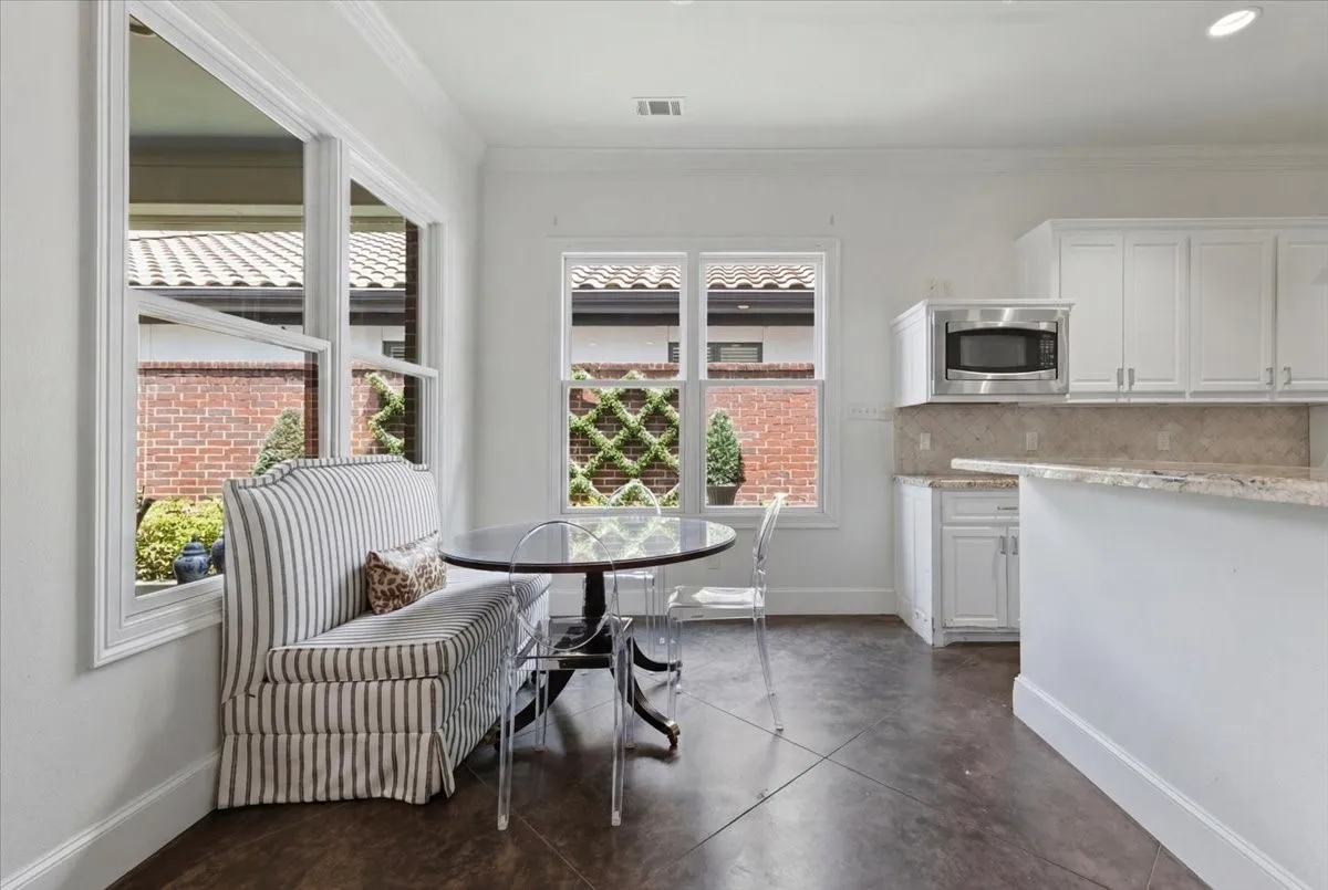 Single Family Residence For Sale in Tarrant County , 628 Deloache Street, Westworth Village, Texas 76114, 3 Bedroom, 5 Bathroom, 2 Garage spaces, 3,467 Sqft, built in 2007, mls#21311620, Real Estate Agent in Westworth Village, Homes For Sale in Tarrant county, Homes For Sale in Westworth Village, Realtor in Westworth Village Texas, Real Estate Brokerage Independent Realty Texas, Luminita Cordes Realtor