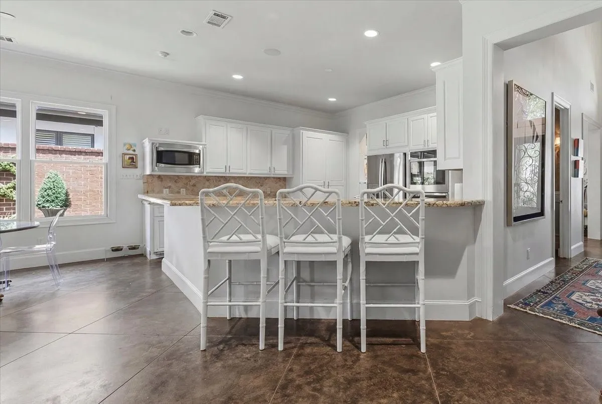 Single Family Residence For Sale in Tarrant County , 628 Deloache Street, Westworth Village, Texas 76114, 3 Bedroom, 5 Bathroom, 2 Garage spaces, 3,467 Sqft, built in 2007, mls#21311620, Real Estate Agent in Westworth Village, Homes For Sale in Tarrant county, Homes For Sale in Westworth Village, Realtor in Westworth Village Texas, Real Estate Brokerage Independent Realty Texas, Luminita Cordes Realtor
