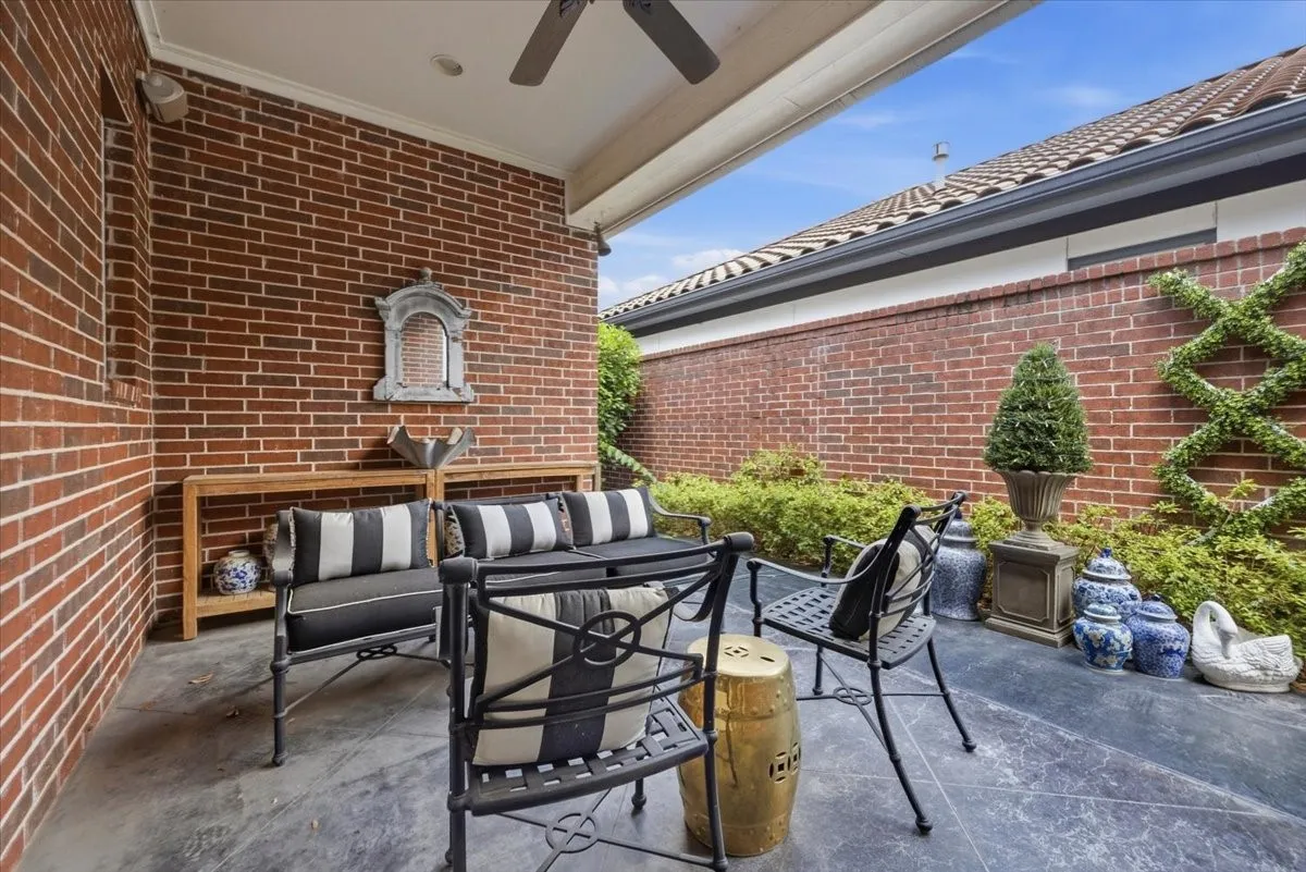 Single Family Residence For Sale in Tarrant County , 628 Deloache Street, Westworth Village, Texas 76114, 3 Bedroom, 5 Bathroom, 2 Garage spaces, 3,467 Sqft, built in 2007, mls#21311620, Real Estate Agent in Westworth Village, Homes For Sale in Tarrant county, Homes For Sale in Westworth Village, Realtor in Westworth Village Texas, Real Estate Brokerage Independent Realty Texas, Luminita Cordes Realtor