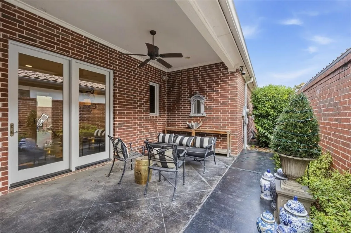 Single Family Residence For Sale in Tarrant County , 628 Deloache Street, Westworth Village, Texas 76114, 3 Bedroom, 5 Bathroom, 2 Garage spaces, 3,467 Sqft, built in 2007, mls#21311620, Real Estate Agent in Westworth Village, Homes For Sale in Tarrant county, Homes For Sale in Westworth Village, Realtor in Westworth Village Texas, Real Estate Brokerage Independent Realty Texas, Luminita Cordes Realtor