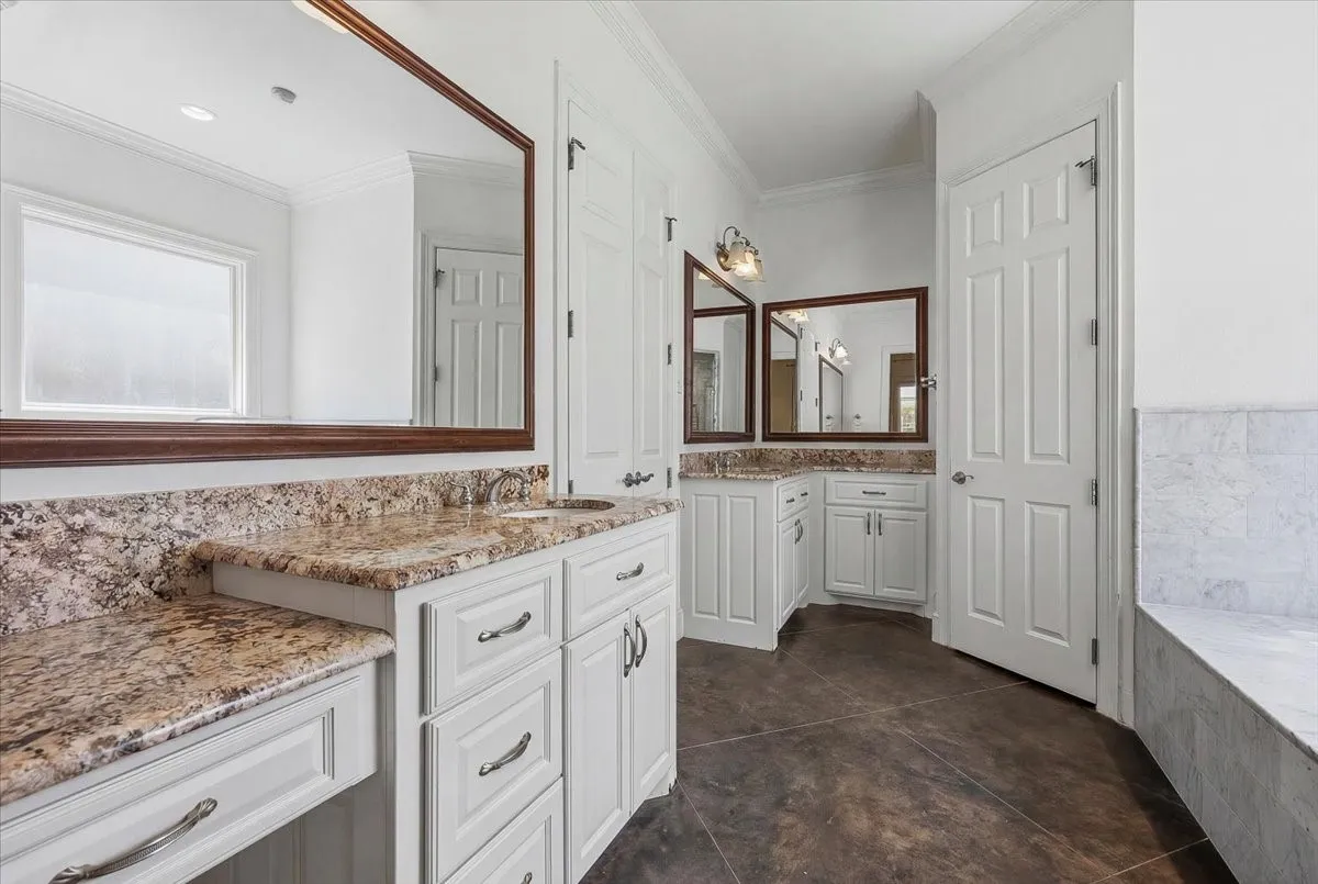 Single Family Residence For Sale in Tarrant County , 628 Deloache Street, Westworth Village, Texas 76114, 3 Bedroom, 5 Bathroom, 2 Garage spaces, 3,467 Sqft, built in 2007, mls#21311620, Real Estate Agent in Westworth Village, Homes For Sale in Tarrant county, Homes For Sale in Westworth Village, Realtor in Westworth Village Texas, Real Estate Brokerage Independent Realty Texas, Luminita Cordes Realtor