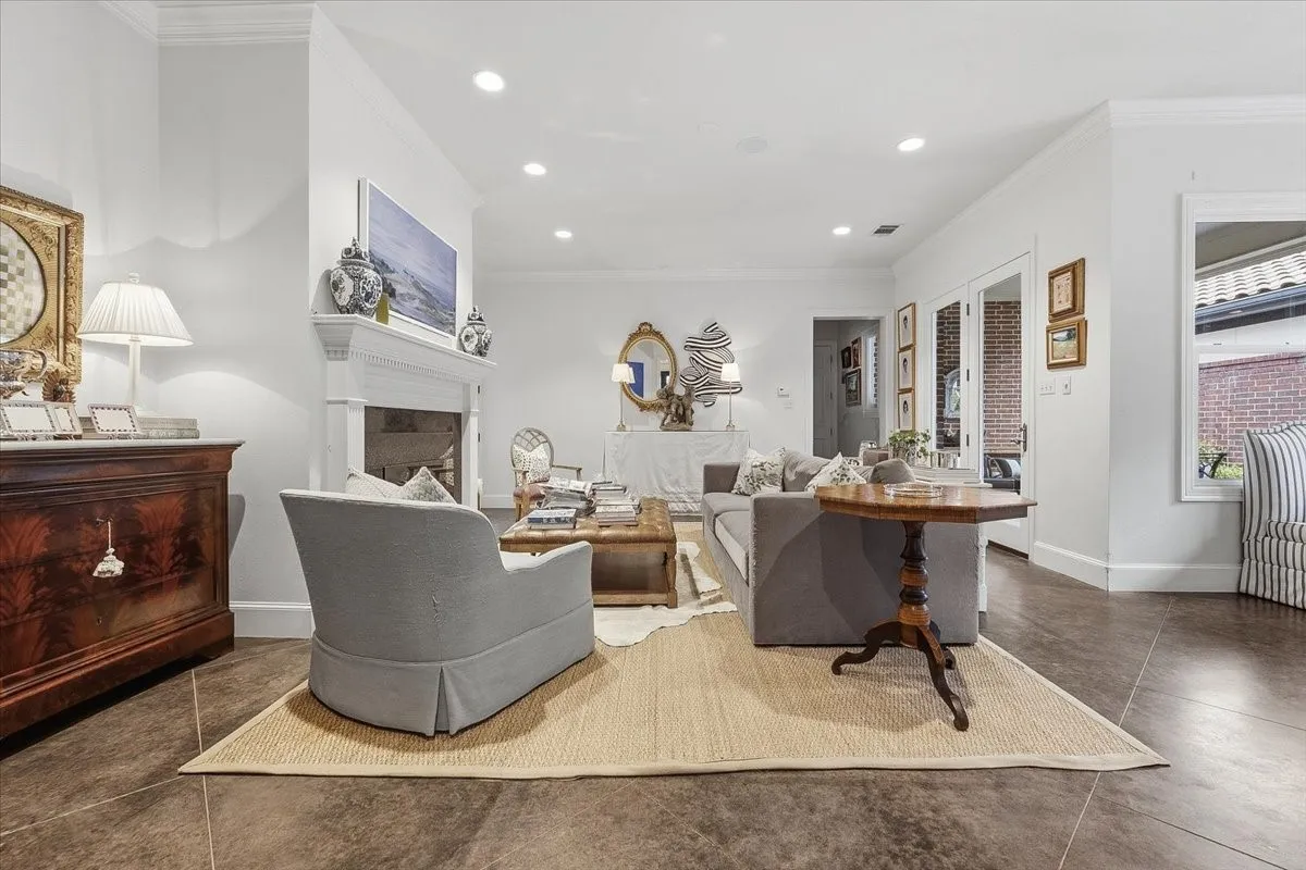 Single Family Residence For Sale in Tarrant County , 628 Deloache Street, Westworth Village, Texas 76114, 3 Bedroom, 5 Bathroom, 2 Garage spaces, 3,467 Sqft, built in 2007, mls#21311620, Real Estate Agent in Westworth Village, Homes For Sale in Tarrant county, Homes For Sale in Westworth Village, Realtor in Westworth Village Texas, Real Estate Brokerage Independent Realty Texas, Luminita Cordes Realtor