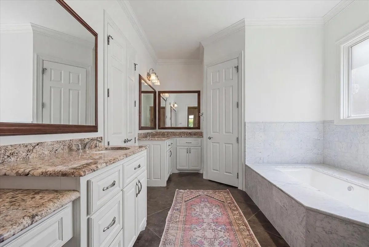 Single Family Residence For Sale in Tarrant County , 628 Deloache Street, Westworth Village, Texas 76114, 3 Bedroom, 5 Bathroom, 2 Garage spaces, 3,467 Sqft, built in 2007, mls#21311620, Real Estate Agent in Westworth Village, Homes For Sale in Tarrant county, Homes For Sale in Westworth Village, Realtor in Westworth Village Texas, Real Estate Brokerage Independent Realty Texas, Luminita Cordes Realtor