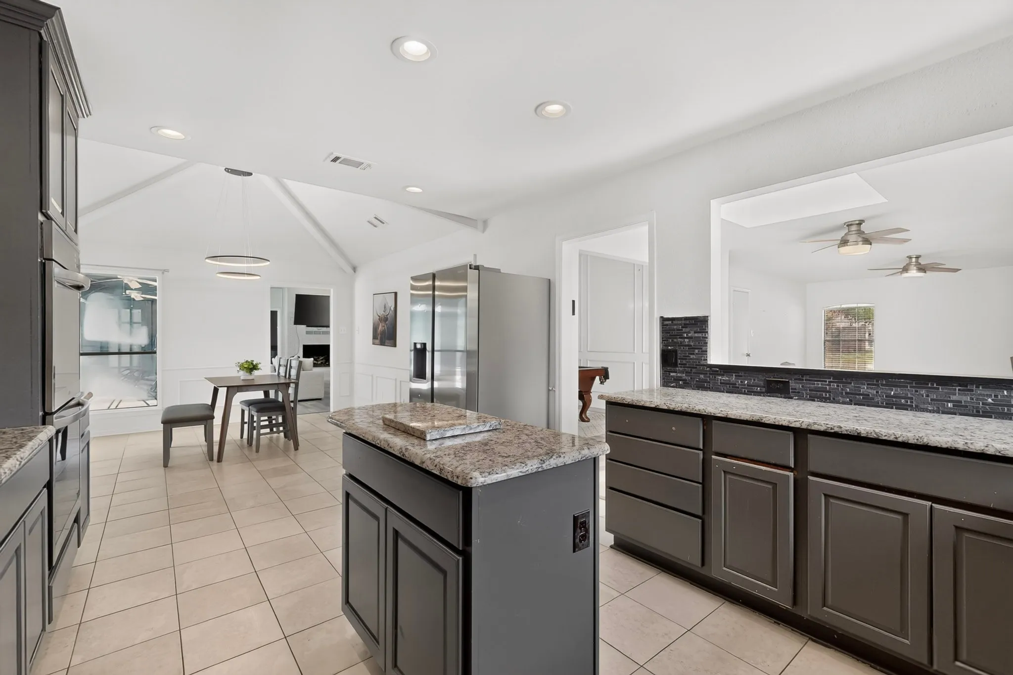 Single Family Residence For Sale in Tarrant County , 3900 N Shadycreek Drive, Arlington, Texas 76013, 4 Bedroom, 3 Bathroom, 2 Garage spaces, 2,992 Sqft, built in 1979, mls#21312730, Real Estate Agent in Arlington, Homes For Sale in Tarrant county, Homes For Sale in Arlington, Realtor in Arlington Texas, Real Estate Brokerage Independent Realty Texas, Luminita Cordes Realtor