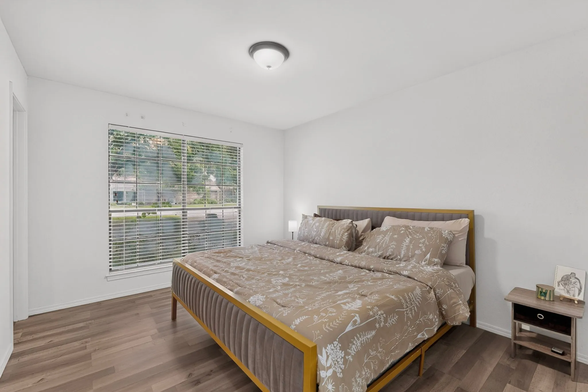 Single Family Residence For Sale in Tarrant County , 3900 N Shadycreek Drive, Arlington, Texas 76013, 4 Bedroom, 3 Bathroom, 2 Garage spaces, 2,992 Sqft, built in 1979, mls#21312730, Real Estate Agent in Arlington, Homes For Sale in Tarrant county, Homes For Sale in Arlington, Realtor in Arlington Texas, Real Estate Brokerage Independent Realty Texas, Luminita Cordes Realtor