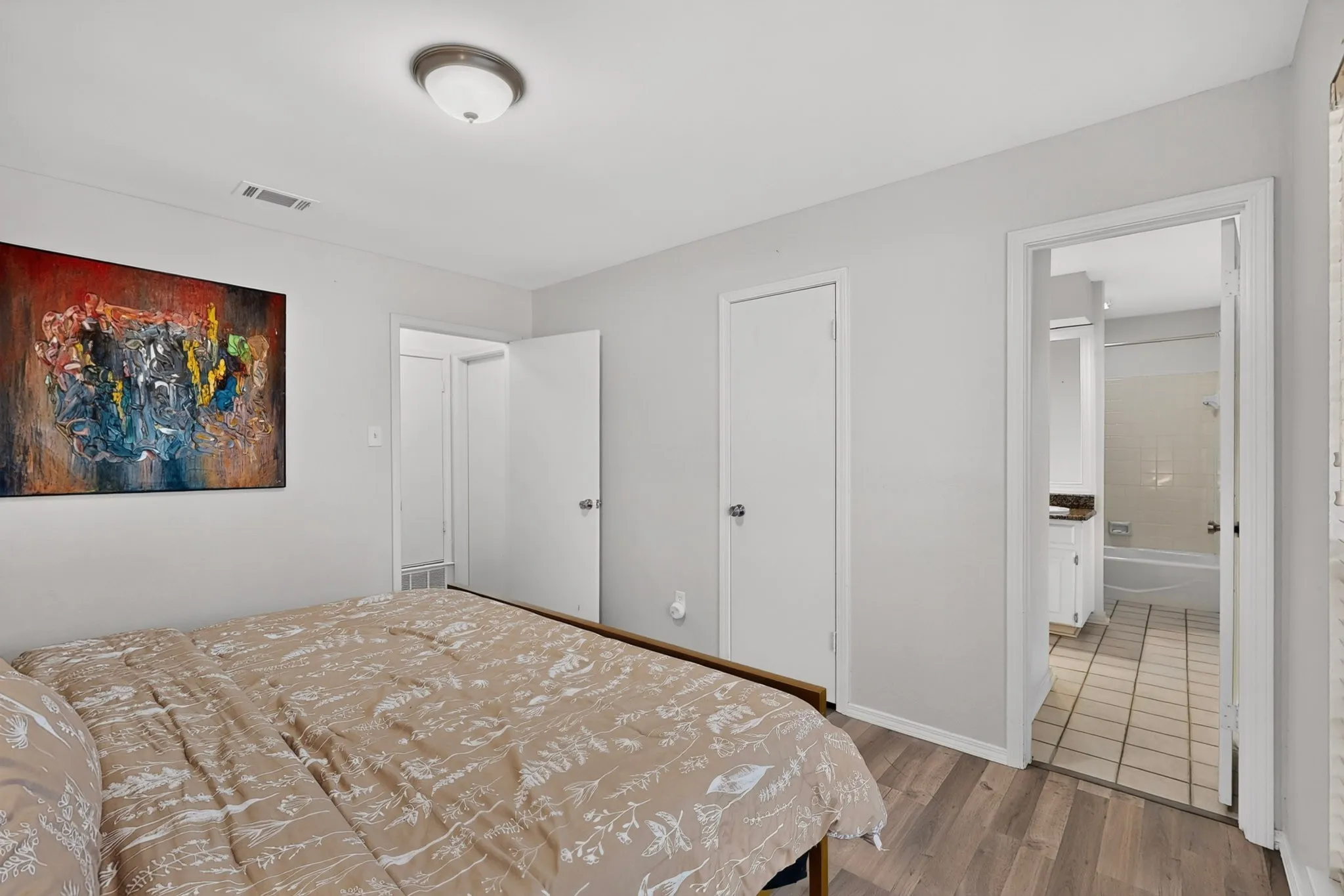 Single Family Residence For Sale in Tarrant County , 3900 N Shadycreek Drive, Arlington, Texas 76013, 4 Bedroom, 3 Bathroom, 2 Garage spaces, 2,992 Sqft, built in 1979, mls#21312730, Real Estate Agent in Arlington, Homes For Sale in Tarrant county, Homes For Sale in Arlington, Realtor in Arlington Texas, Real Estate Brokerage Independent Realty Texas, Luminita Cordes Realtor