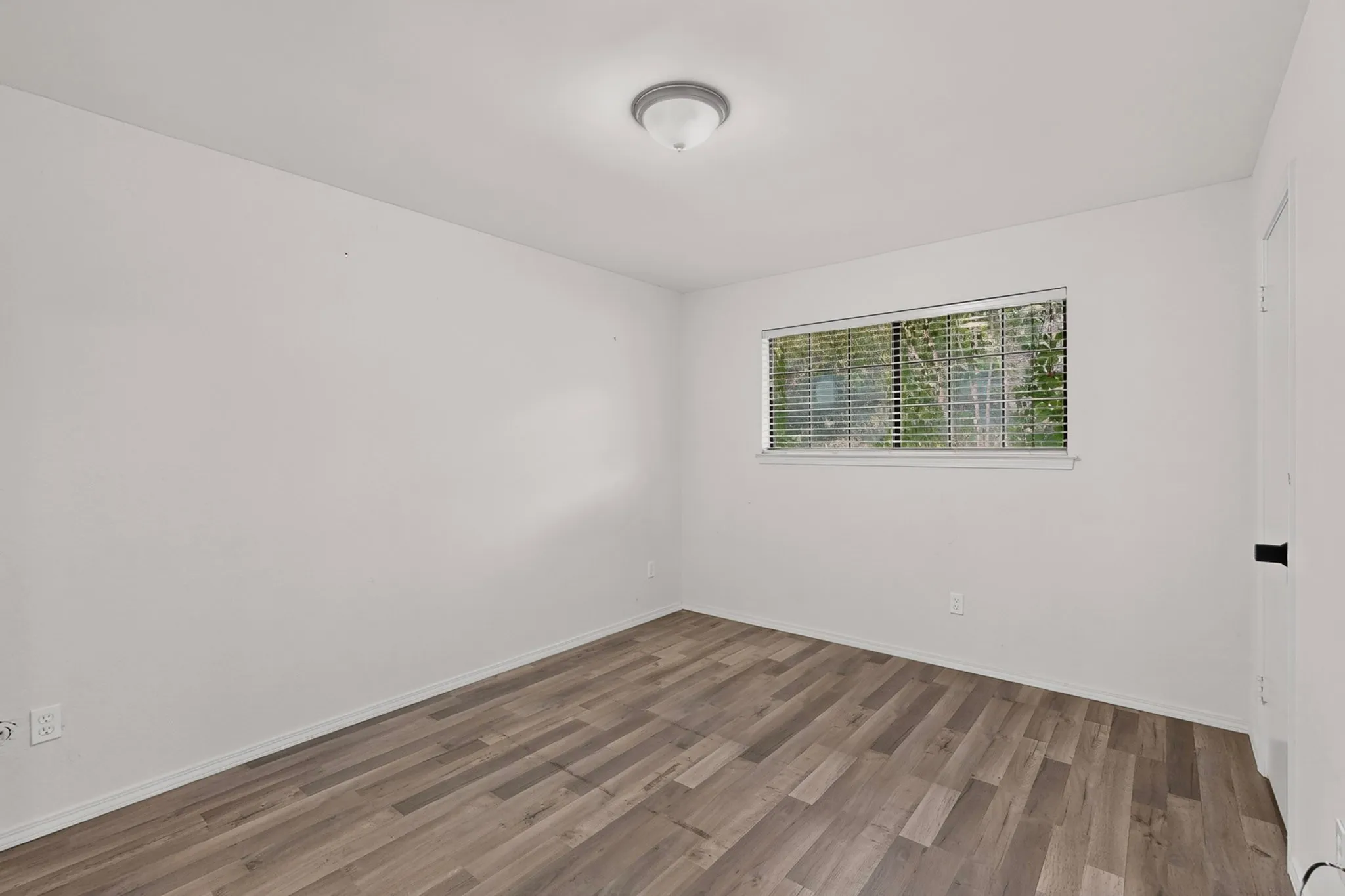 Single Family Residence For Sale in Tarrant County , 3900 N Shadycreek Drive, Arlington, Texas 76013, 4 Bedroom, 3 Bathroom, 2 Garage spaces, 2,992 Sqft, built in 1979, mls#21312730, Real Estate Agent in Arlington, Homes For Sale in Tarrant county, Homes For Sale in Arlington, Realtor in Arlington Texas, Real Estate Brokerage Independent Realty Texas, Luminita Cordes Realtor