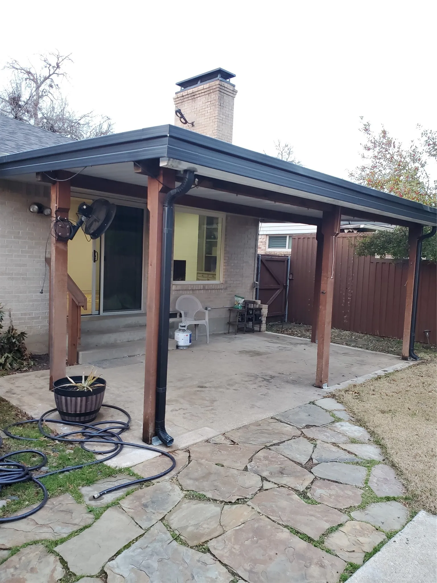 7422 Covered Patio