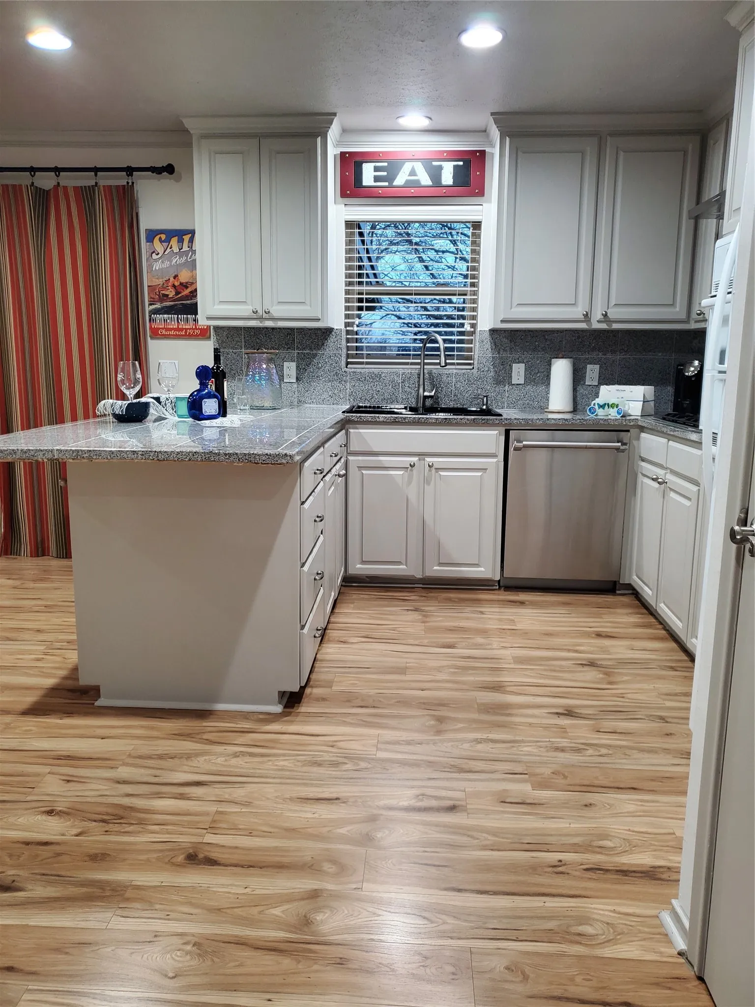 7422 Kitchen
