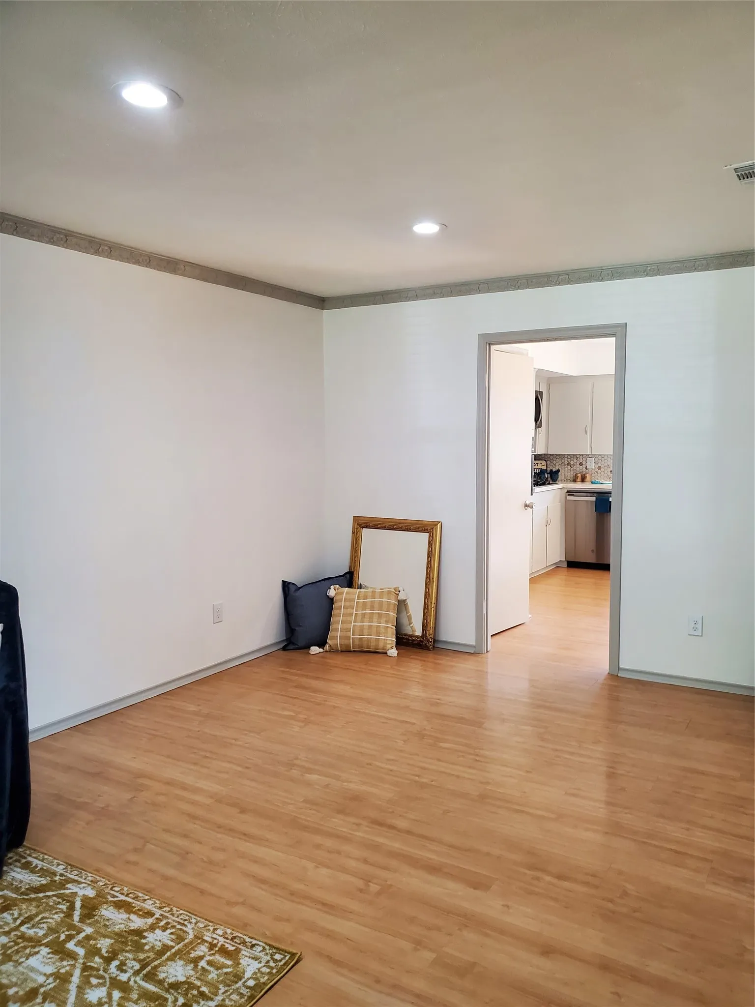 7424 Dining