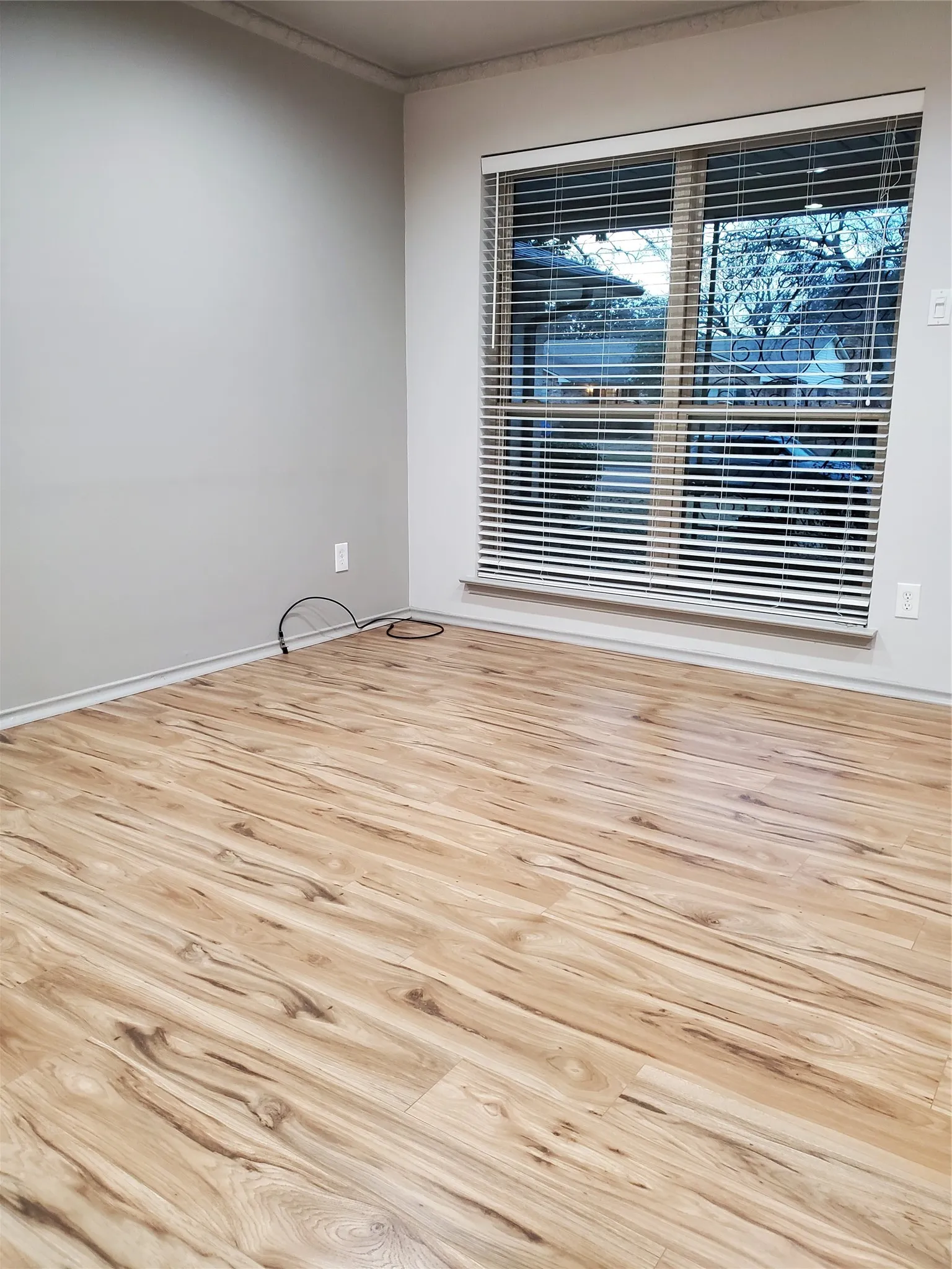 7422 Living Room