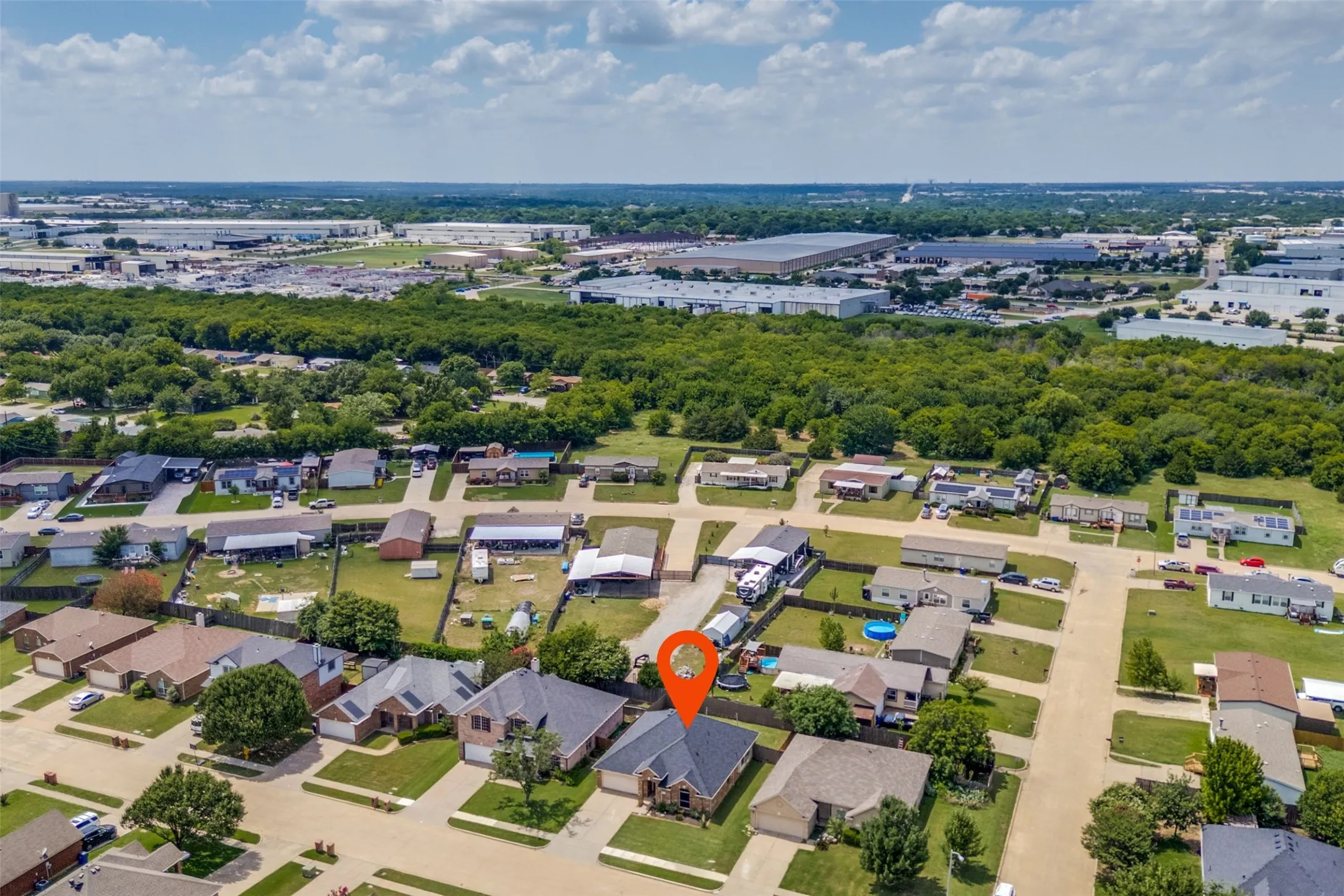 Single Family Residence For Sale in Johnson County , 902 Cutting Horse Drive, Mansfield, Texas 76063, 3 Bedroom, 2 Bathroom, 2 Garage spaces, 1,670 Sqft, built in 2003, mls#21308220, Real Estate Agent in Mansfield, Homes For Sale in Johnson county, Homes For Sale in Mansfield, Realtor in Mansfield Texas, Real Estate Brokerage Independent Realty Texas, Luminita Cordes Realtor