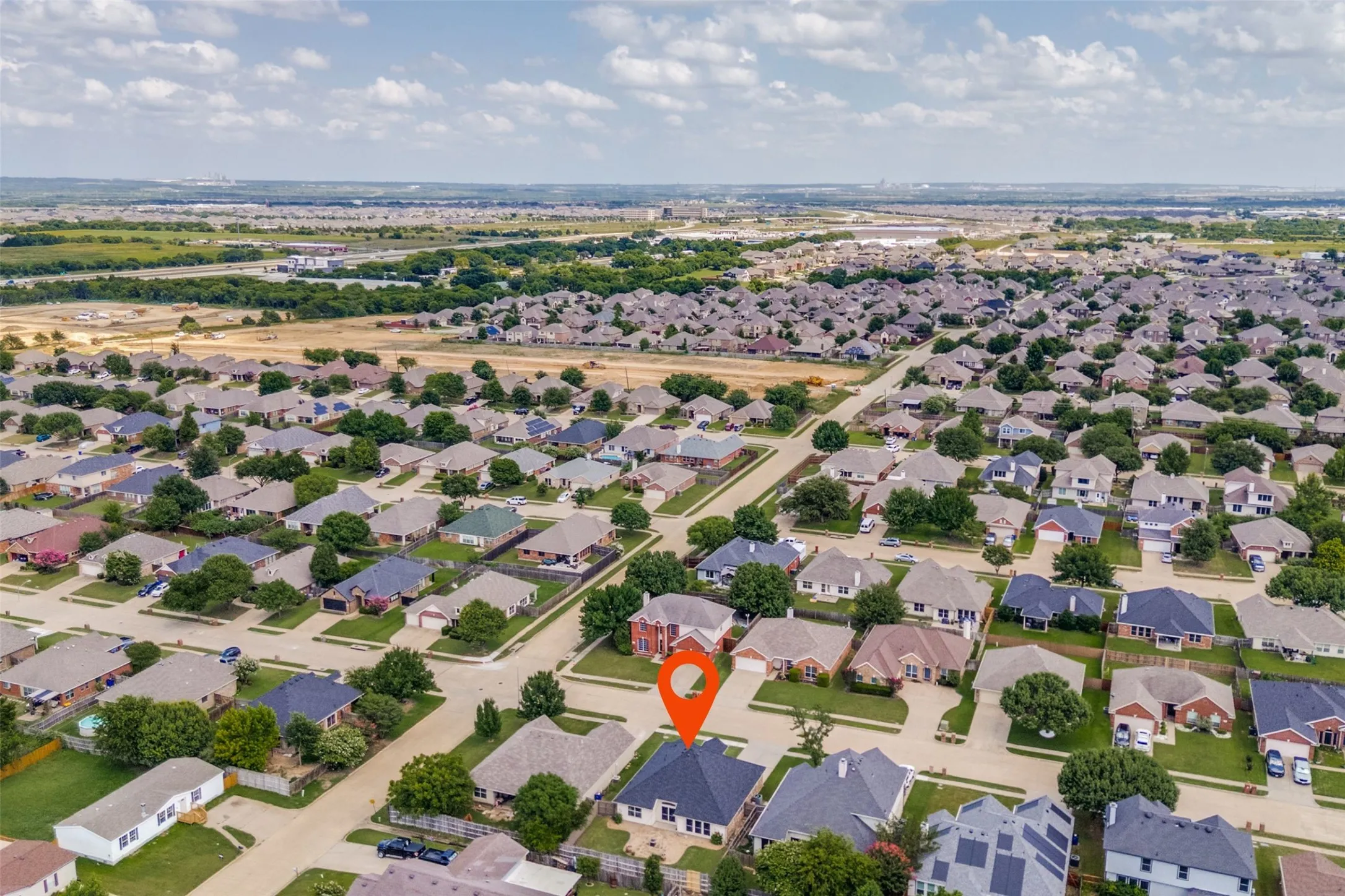 Single Family Residence For Sale in Johnson County , 902 Cutting Horse Drive, Mansfield, Texas 76063, 3 Bedroom, 2 Bathroom, 2 Garage spaces, 1,670 Sqft, built in 2003, mls#21308220, Real Estate Agent in Mansfield, Homes For Sale in Johnson county, Homes For Sale in Mansfield, Realtor in Mansfield Texas, Real Estate Brokerage Independent Realty Texas, Luminita Cordes Realtor