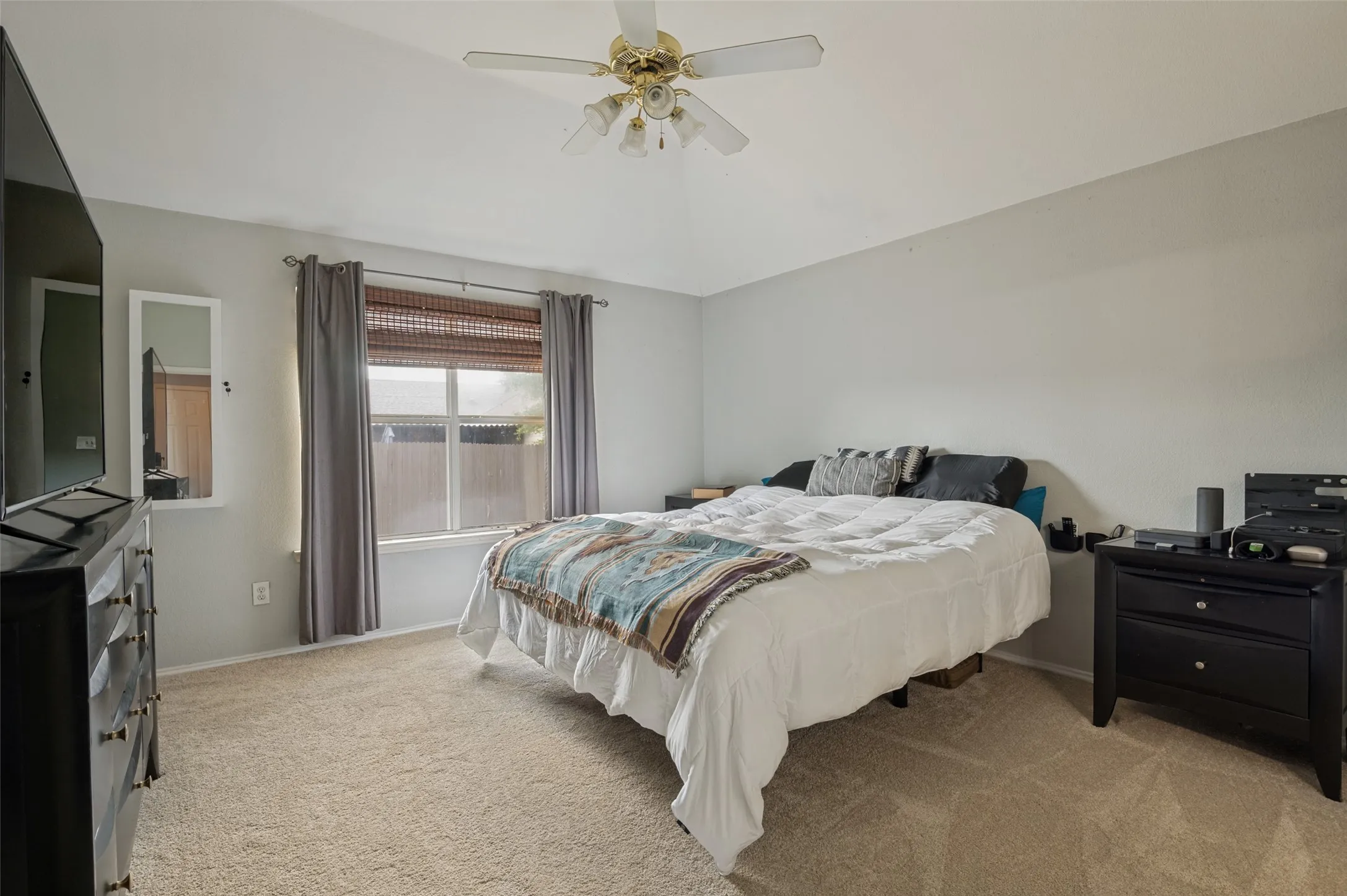 Single Family Residence For Sale in Johnson County , 902 Cutting Horse Drive, Mansfield, Texas 76063, 3 Bedroom, 2 Bathroom, 2 Garage spaces, 1,670 Sqft, built in 2003, mls#21308220, Real Estate Agent in Mansfield, Homes For Sale in Johnson county, Homes For Sale in Mansfield, Realtor in Mansfield Texas, Real Estate Brokerage Independent Realty Texas, Luminita Cordes Realtor
