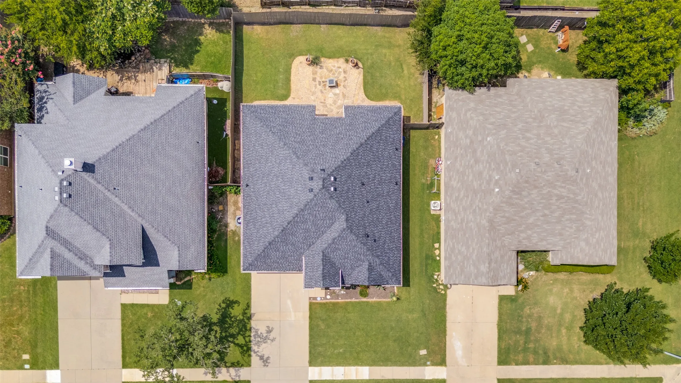 Single Family Residence For Sale in Johnson County , 902 Cutting Horse Drive, Mansfield, Texas 76063, 3 Bedroom, 2 Bathroom, 2 Garage spaces, 1,670 Sqft, built in 2003, mls#21308220, Real Estate Agent in Mansfield, Homes For Sale in Johnson county, Homes For Sale in Mansfield, Realtor in Mansfield Texas, Real Estate Brokerage Independent Realty Texas, Luminita Cordes Realtor