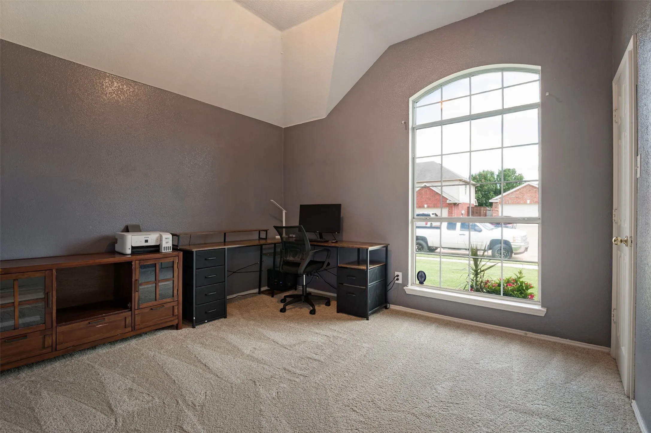 Single Family Residence For Sale in Johnson County , 902 Cutting Horse Drive, Mansfield, Texas 76063, 3 Bedroom, 2 Bathroom, 2 Garage spaces, 1,670 Sqft, built in 2003, mls#21308220, Real Estate Agent in Mansfield, Homes For Sale in Johnson county, Homes For Sale in Mansfield, Realtor in Mansfield Texas, Real Estate Brokerage Independent Realty Texas, Luminita Cordes Realtor