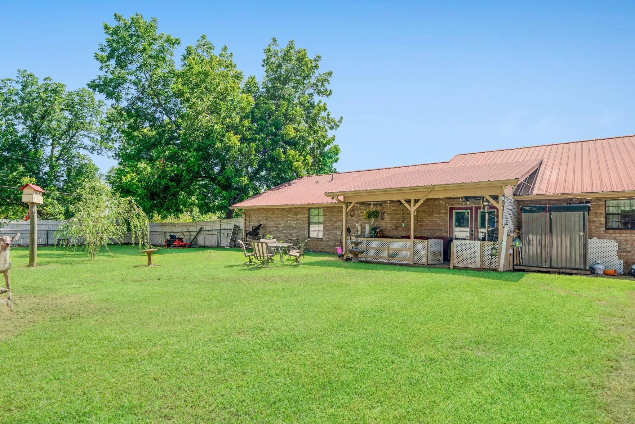 Single Family Residence For Sale in Red River (TX) County , 203 1st Street NW, Detroit, Texas 75436, 3 Bedroom, 2 Bathroom, 2 Garage spaces, 2,260 Sqft, built in 1992, mls#21312161, Real Estate Agent in Detroit, Homes For Sale in Red River (TX) county, Homes For Sale in Detroit, Realtor in Detroit Texas, Real Estate Brokerage Independent Realty Texas, Luminita Cordes Realtor