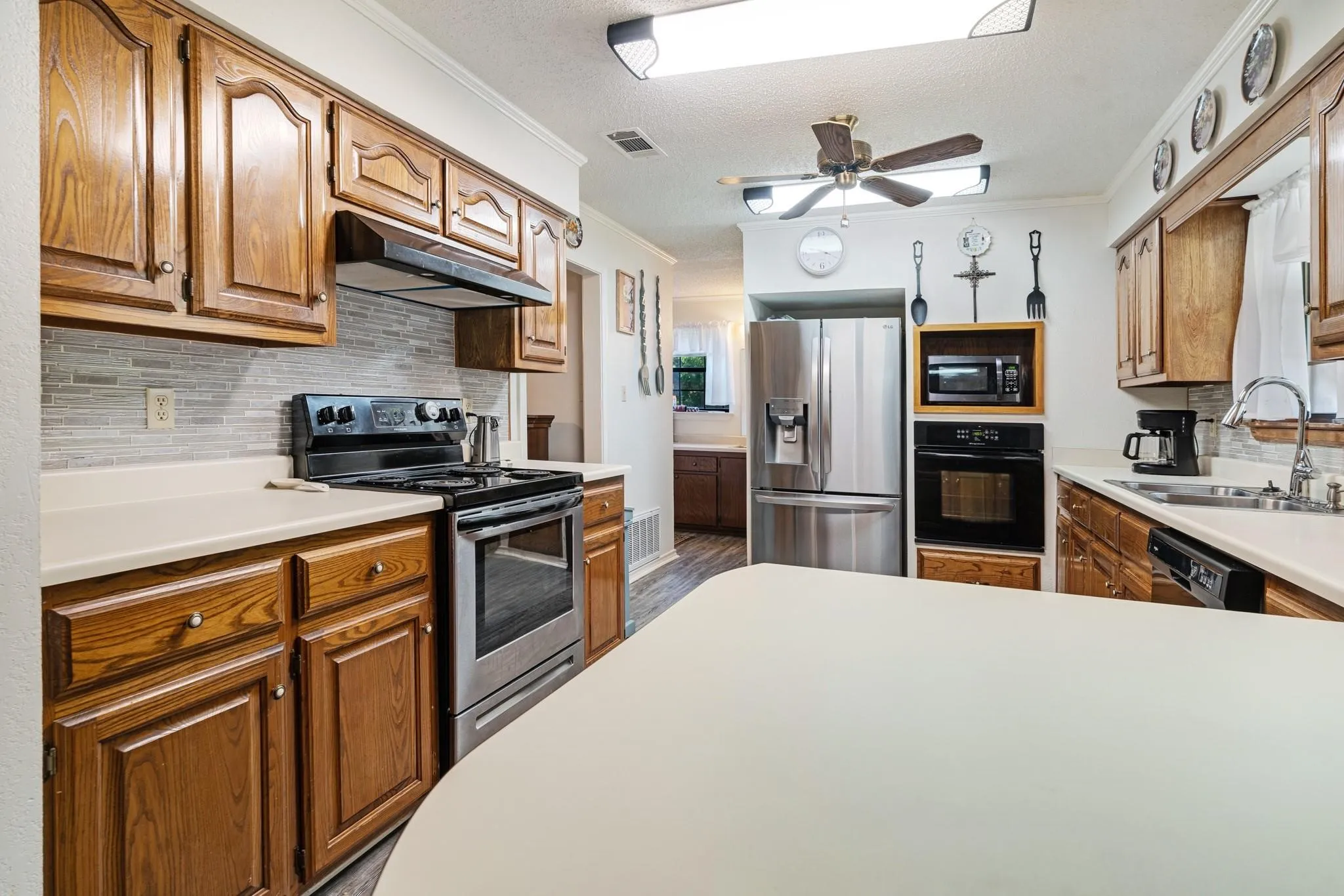 Single Family Residence For Sale in Red River (TX) County , 203 1st Street NW, Detroit, Texas 75436, 3 Bedroom, 2 Bathroom, 2 Garage spaces, 2,260 Sqft, built in 1992, mls#21312161, Real Estate Agent in Detroit, Homes For Sale in Red River (TX) county, Homes For Sale in Detroit, Realtor in Detroit Texas, Real Estate Brokerage Independent Realty Texas, Luminita Cordes Realtor