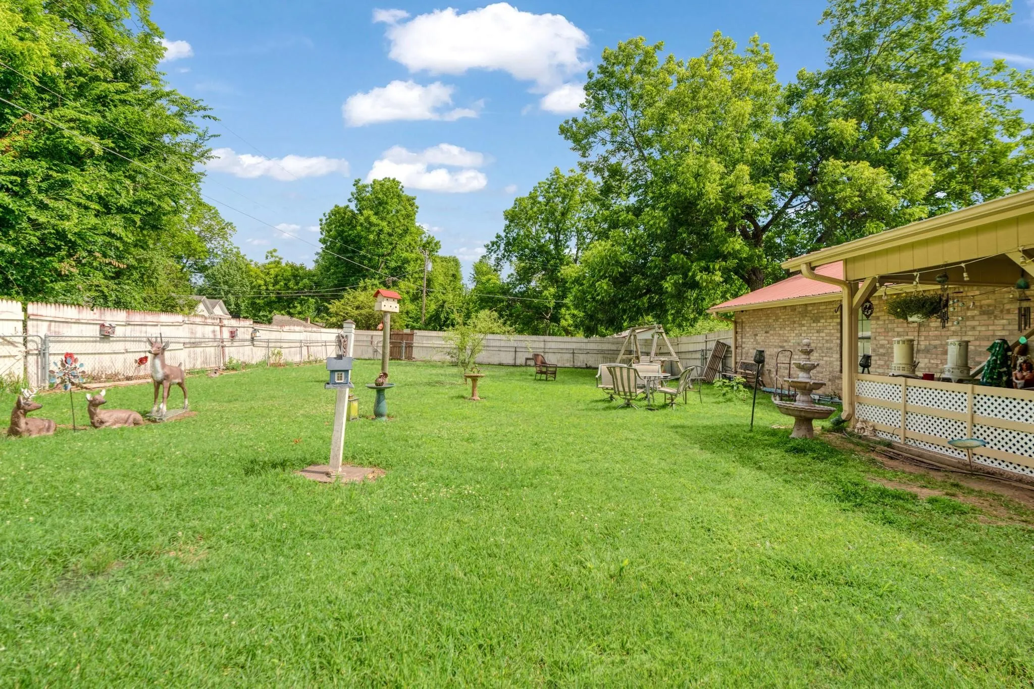 Single Family Residence For Sale in Red River (TX) County , 203 1st Street NW, Detroit, Texas 75436, 3 Bedroom, 2 Bathroom, 2 Garage spaces, 2,260 Sqft, built in 1992, mls#21312161, Real Estate Agent in Detroit, Homes For Sale in Red River (TX) county, Homes For Sale in Detroit, Realtor in Detroit Texas, Real Estate Brokerage Independent Realty Texas, Luminita Cordes Realtor