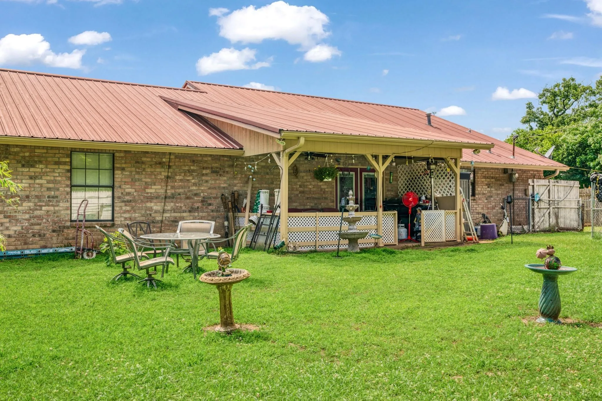 Single Family Residence For Sale in Red River (TX) County , 203 1st Street NW, Detroit, Texas 75436, 3 Bedroom, 2 Bathroom, 2 Garage spaces, 2,260 Sqft, built in 1992, mls#21312161, Real Estate Agent in Detroit, Homes For Sale in Red River (TX) county, Homes For Sale in Detroit, Realtor in Detroit Texas, Real Estate Brokerage Independent Realty Texas, Luminita Cordes Realtor