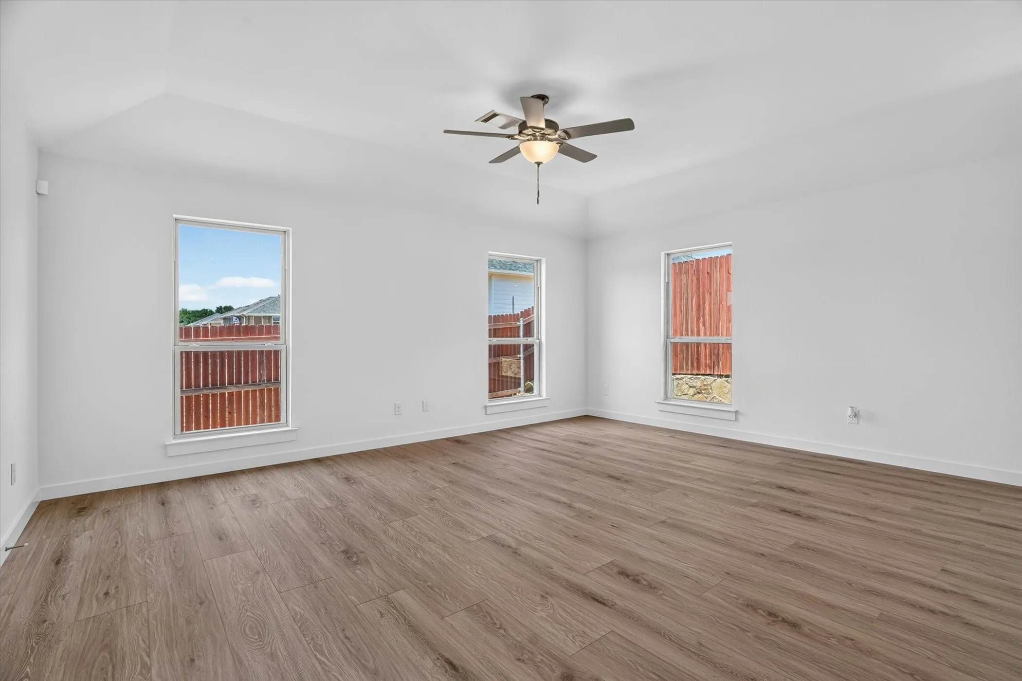 Single Family Residence For Sale in Johnson County , 1422 Quail Creek Drive, Cleburne, Texas 76033, 3 Bedroom, 2 Bathroom, 2 Garage spaces, 1,714 Sqft, built in 2026, mls#21311854, Real Estate Agent in Cleburne, Homes For Sale in Johnson county, Homes For Sale in Cleburne, Realtor in Cleburne Texas, Real Estate Brokerage Independent Realty Texas, Luminita Cordes Realtor