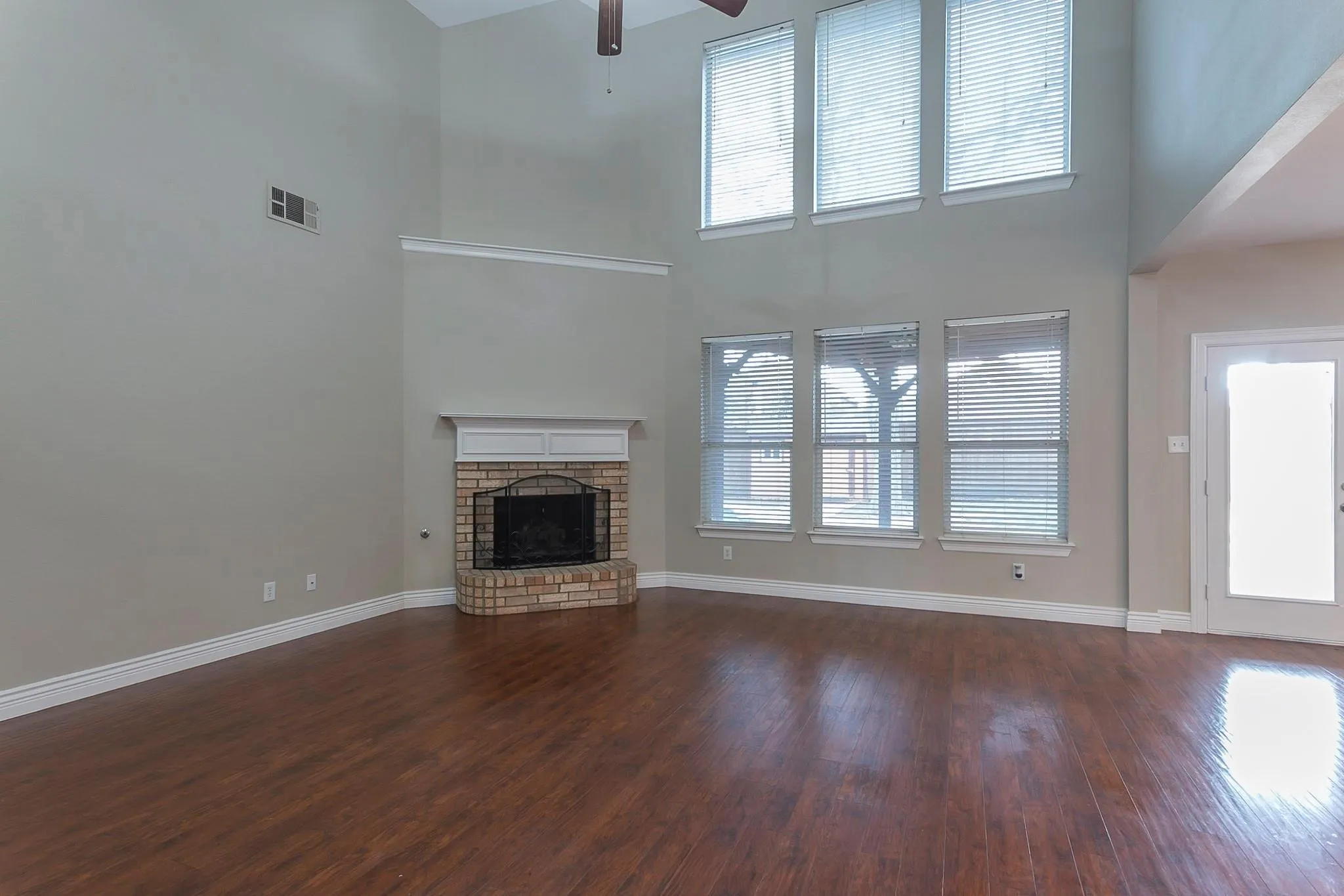 Single Family Residence For Sale in Collin County , 2907 Abby Lane, Wylie, Texas 75098, 4 Bedrooms, 3 Bathrooms, 2 Garage spaces, 3,437 Sqft, built in 2006, Price $499,000, mls#21313825, Real Estate Agent in Wylie, Homes For Sale in Collin county, Homes For Sale in Wylie, Realtor in Wylie Texas, Real Estate Brokerage Independent Realty Texas, Luminita Cordes Realtor