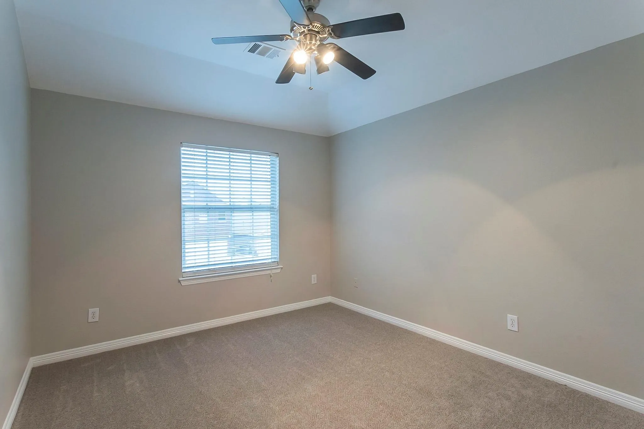 Single Family Residence For Sale in Collin County , 2907 Abby Lane, Wylie, Texas 75098, 4 Bedrooms, 3 Bathrooms, 2 Garage spaces, 3,437 Sqft, built in 2006, Price $499,000, mls#21313825, Real Estate Agent in Wylie, Homes For Sale in Collin county, Homes For Sale in Wylie, Realtor in Wylie Texas, Real Estate Brokerage Independent Realty Texas, Luminita Cordes Realtor