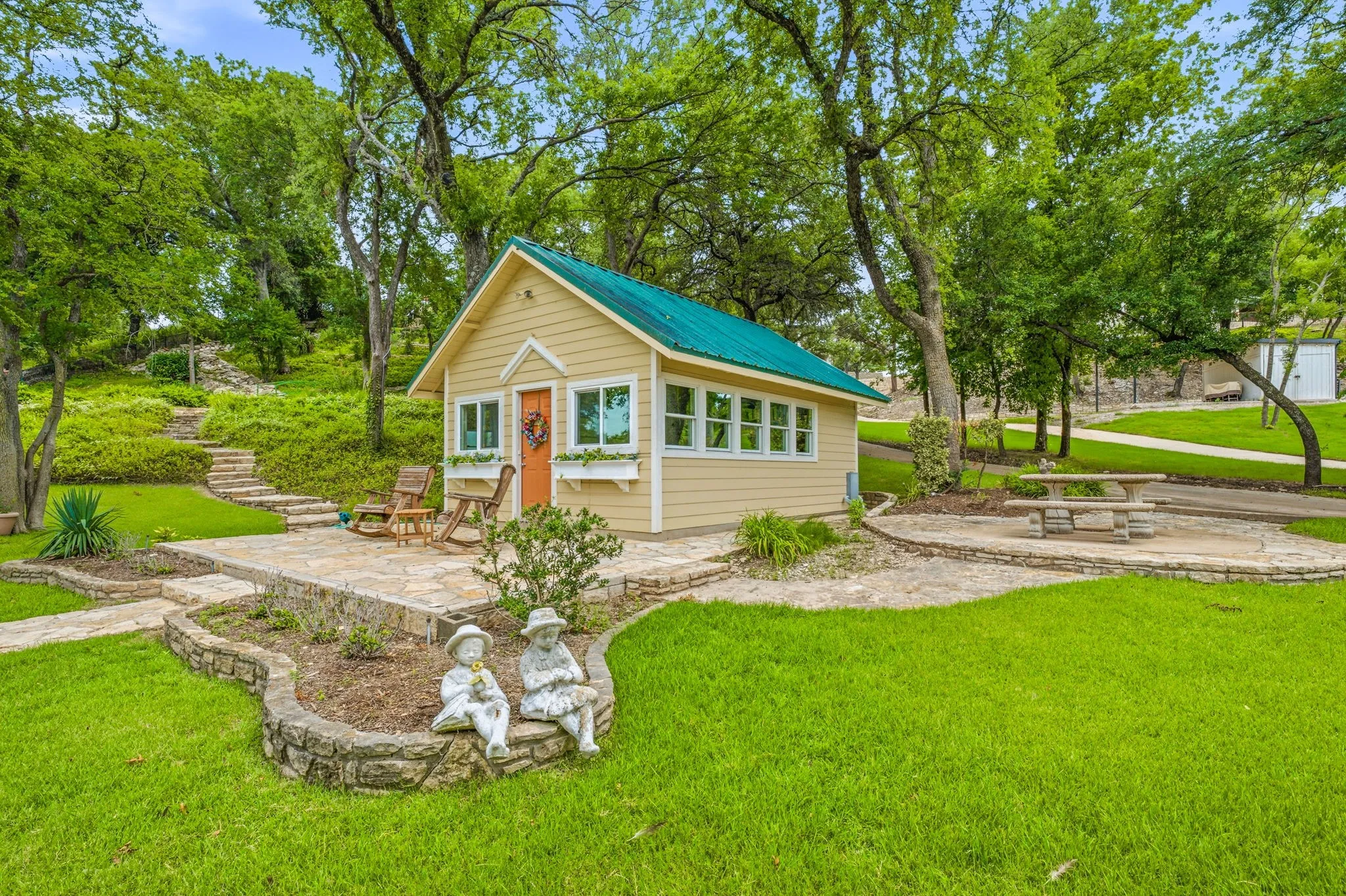 Cabin at the water's edge