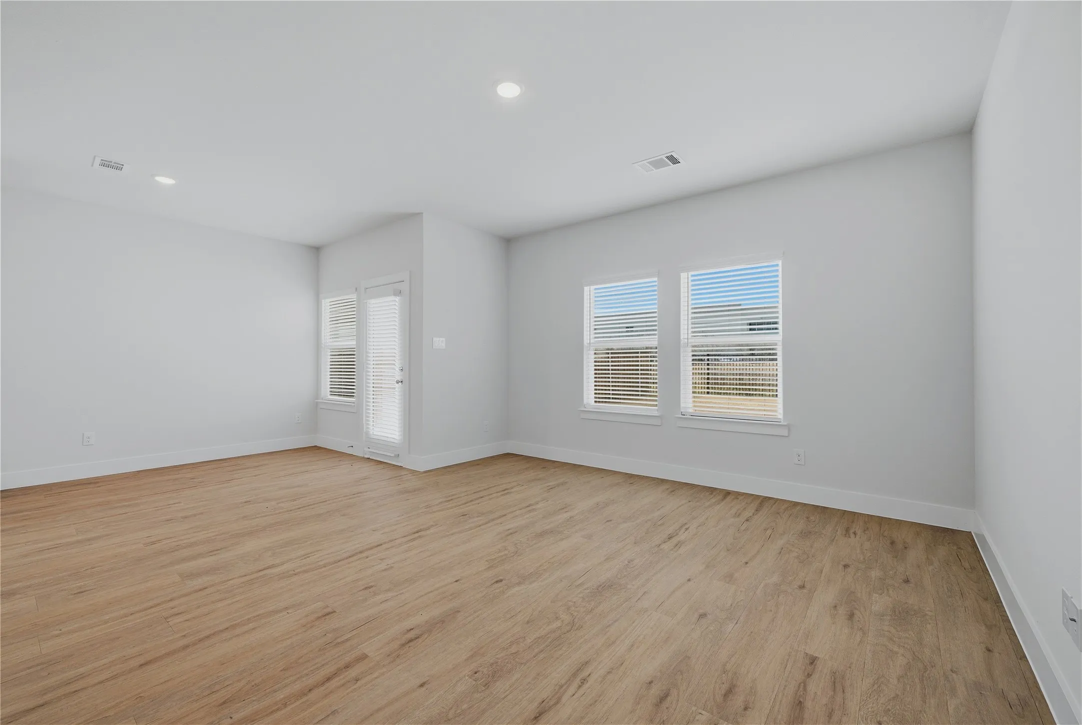 Single Family Residence For Sale in Kaufman County , 1348 Chisos Way, Forney, Texas 75126, 4 Bedroom, 2 Bathroom, 2 Garage spaces, 1,713 Sqft, built in 2024, Price $323,500, mls#21308911, Real Estate Agent in Forney, Homes For Sale in Kaufman county, Homes For Sale in Forney, Realtor in Forney Texas, Real Estate Brokerage Independent Realty Texas, Luminita Cordes Realtor