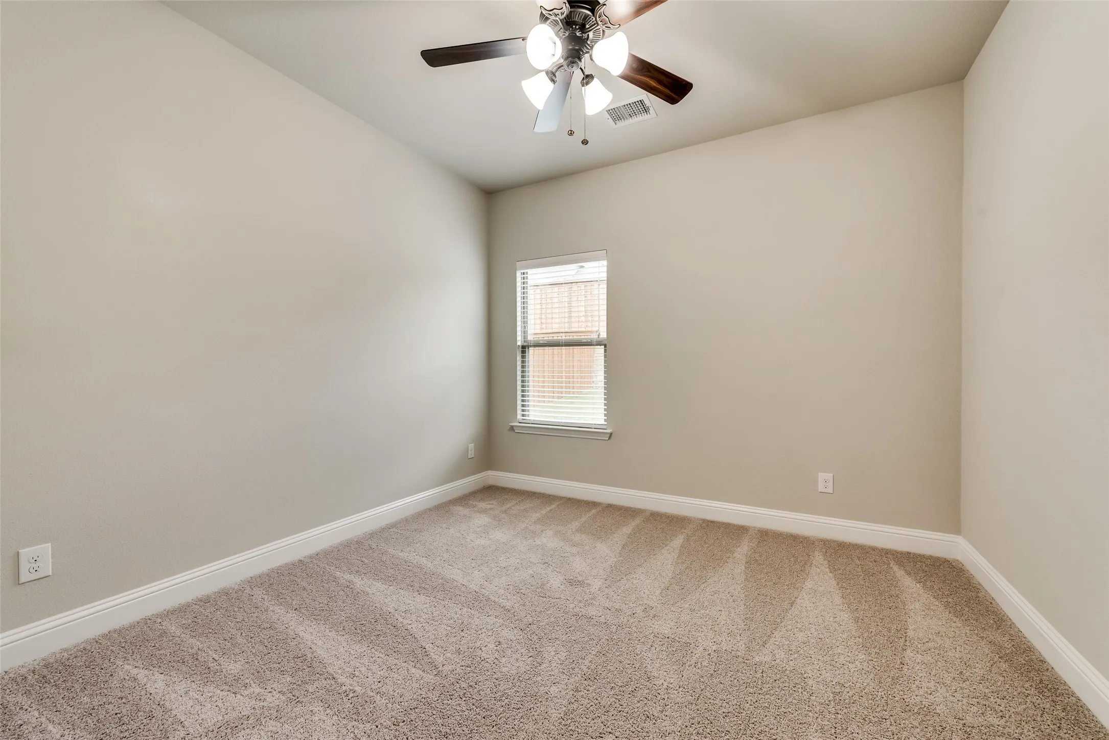 Single Family Residence For Rent in Rockwall County , 1523 Charismatic Court, Rockwall, Texas 75032, 4 Bedroom, 2 Bathroom, 2 Garage spaces, 1,824 Sqft, built in 2020, mls#21313873, Real Estate Agent in Rockwall, Homes For Rent in Rockwall county, Homes For Rent in Rockwall, Realtor in Rockwall Texas, Real Estate Brokerage Independent Realty Texas, Luminita Cordes Realtor
