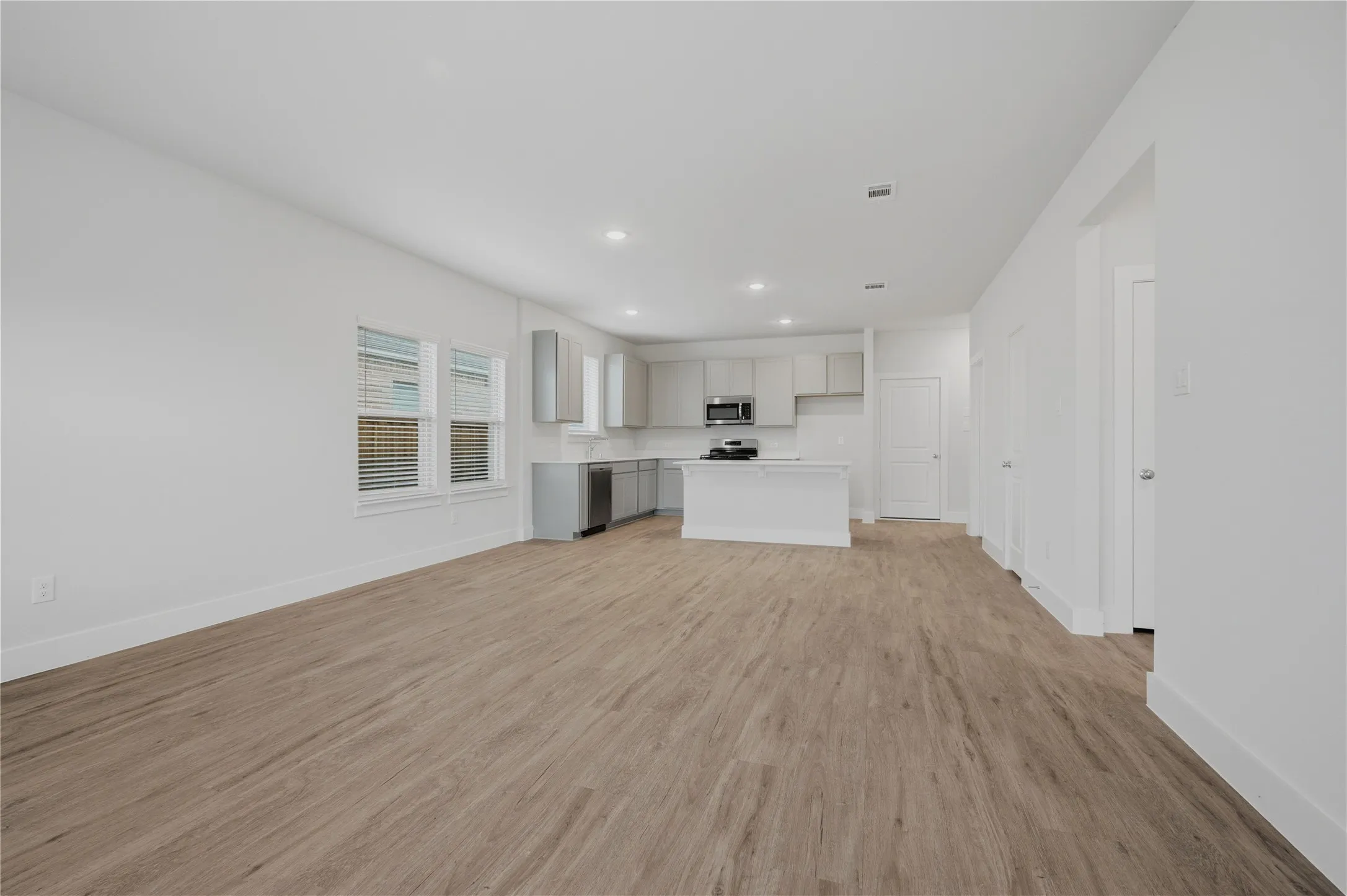 Single Family Residence For Sale in Kaufman County , 1364 Chisos Way, Forney, Texas 75126, 3 Bedroom, 2 Bathroom, 2 Garage spaces, 1,572 Sqft, built in 2024, mls#21308959, Real Estate Agent in Forney, Homes For Sale in Kaufman county, Homes For Sale in Forney, Realtor in Forney Texas, Real Estate Brokerage Independent Realty Texas, Luminita Cordes Realtor