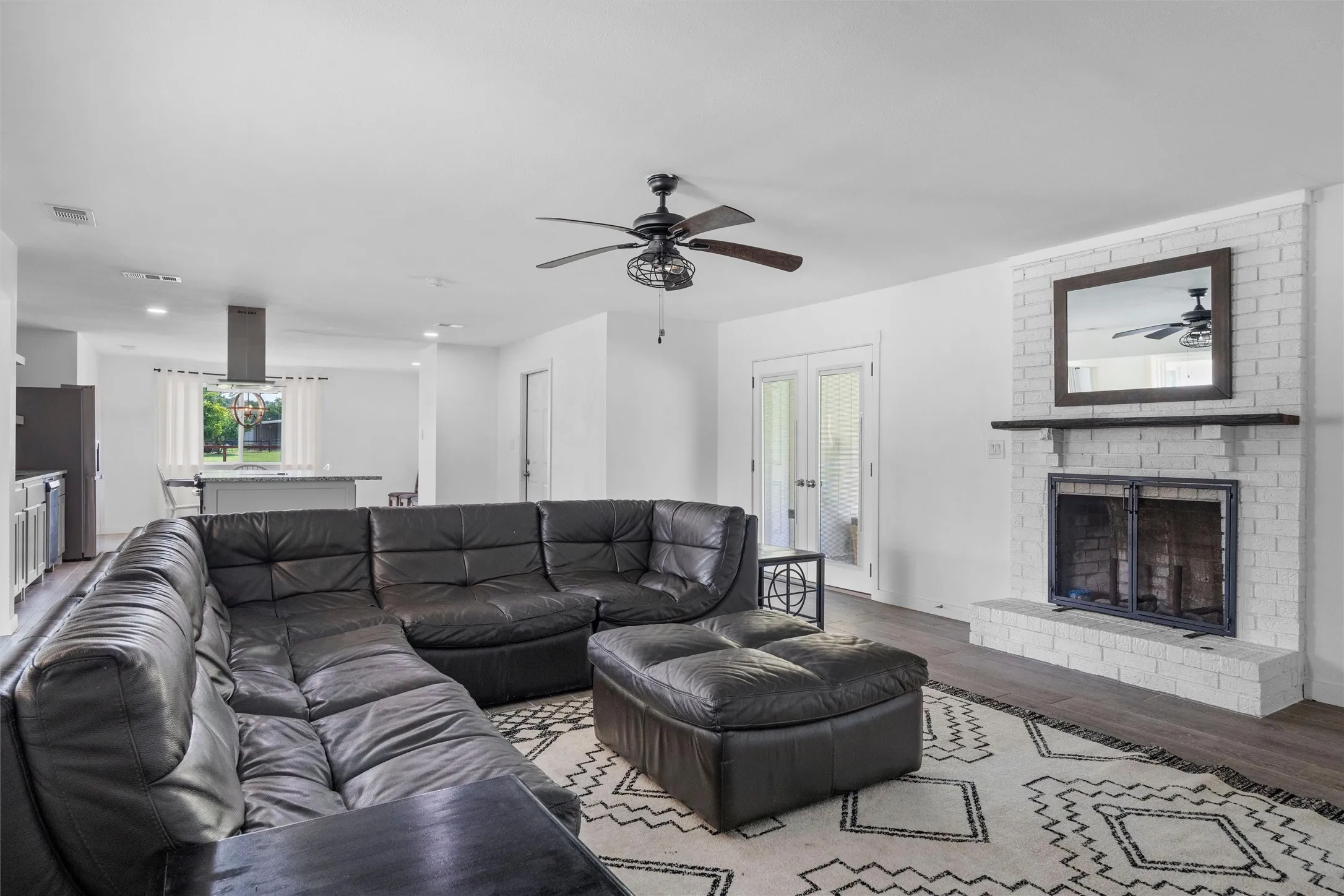 Single Family Residence For Sale in Kaufman County , 215 Pole Bridge Road, Seagoville, Texas 75159, 3 Bedroom, 2 Bathroom, 2 Garage spaces, 2,808 Sqft, built in 1979, mls#21304749, Real Estate Agent in Seagoville, Homes For Sale in Kaufman county, Homes For Sale in Seagoville, Realtor in Seagoville Texas, Real Estate Brokerage Independent Realty Texas, Luminita Cordes Realtor