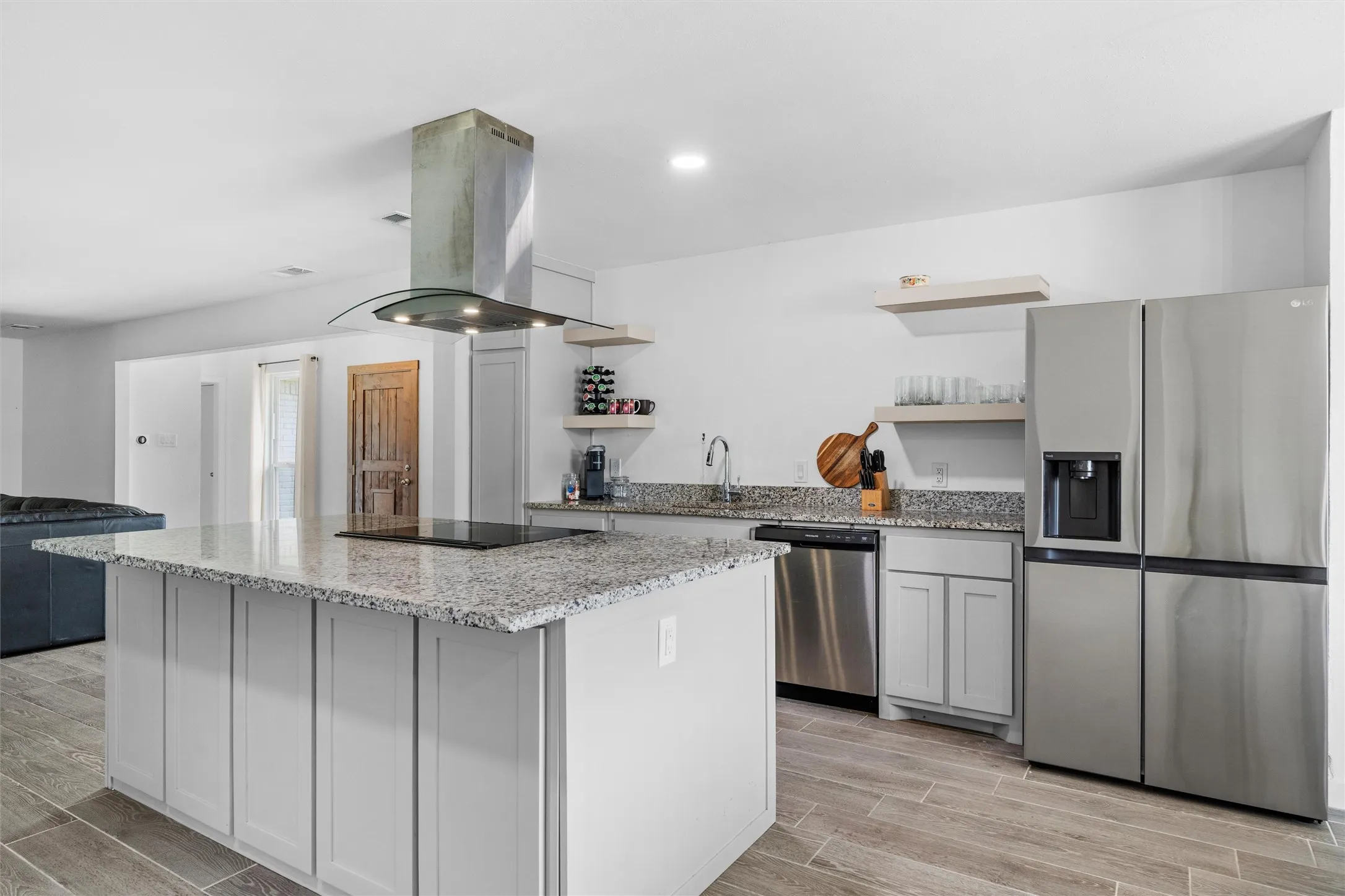 Single Family Residence For Sale in Kaufman County , 215 Pole Bridge Road, Seagoville, Texas 75159, 3 Bedroom, 2 Bathroom, 2 Garage spaces, 2,808 Sqft, built in 1979, mls#21304749, Real Estate Agent in Seagoville, Homes For Sale in Kaufman county, Homes For Sale in Seagoville, Realtor in Seagoville Texas, Real Estate Brokerage Independent Realty Texas, Luminita Cordes Realtor