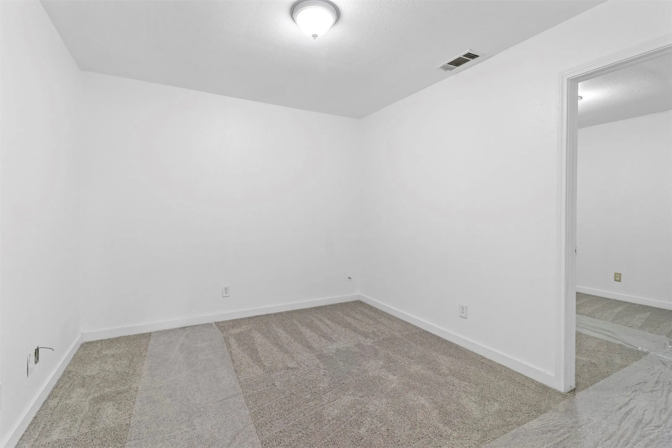 Single Family Residence For Sale in Kaufman County , 215 Pole Bridge Road, Seagoville, Texas 75159, 3 Bedroom, 2 Bathroom, 2 Garage spaces, 2,808 Sqft, built in 1979, mls#21304749, Real Estate Agent in Seagoville, Homes For Sale in Kaufman county, Homes For Sale in Seagoville, Realtor in Seagoville Texas, Real Estate Brokerage Independent Realty Texas, Luminita Cordes Realtor