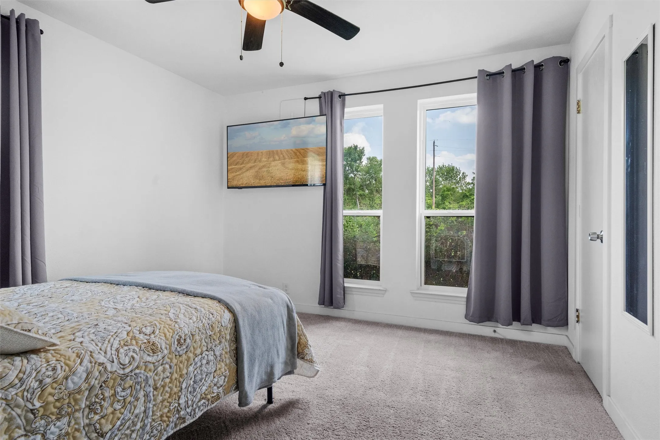 Single Family Residence For Sale in Kaufman County , 215 Pole Bridge Road, Seagoville, Texas 75159, 3 Bedroom, 2 Bathroom, 2 Garage spaces, 2,808 Sqft, built in 1979, mls#21304749, Real Estate Agent in Seagoville, Homes For Sale in Kaufman county, Homes For Sale in Seagoville, Realtor in Seagoville Texas, Real Estate Brokerage Independent Realty Texas, Luminita Cordes Realtor