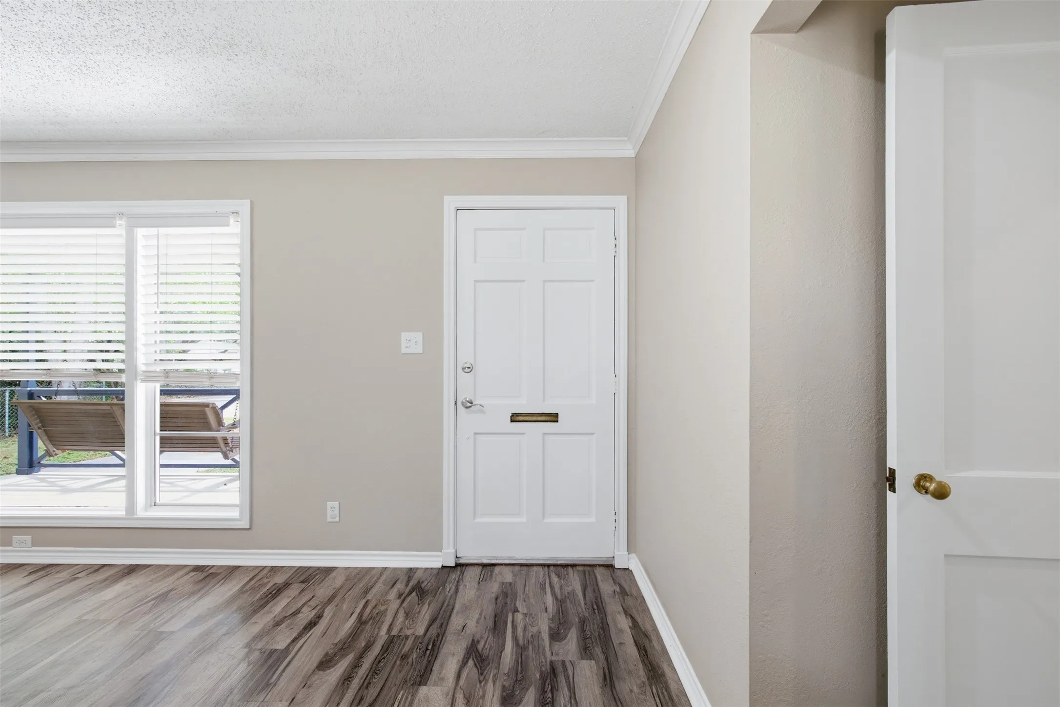 Single Family Residence For Sale in Tarrant County , 909 Keith Pumphrey Drive, River Oaks, Texas 76114, 2 Bedroom, 1 Bathroom, 1 Garage spaces, 1,177 Sqft, built in 1951, mls#21310834, Real Estate Agent in River Oaks, Homes For Sale in Tarrant county, Homes For Sale in River Oaks, Realtor in River Oaks Texas, Real Estate Brokerage Independent Realty Texas, Luminita Cordes Realtor