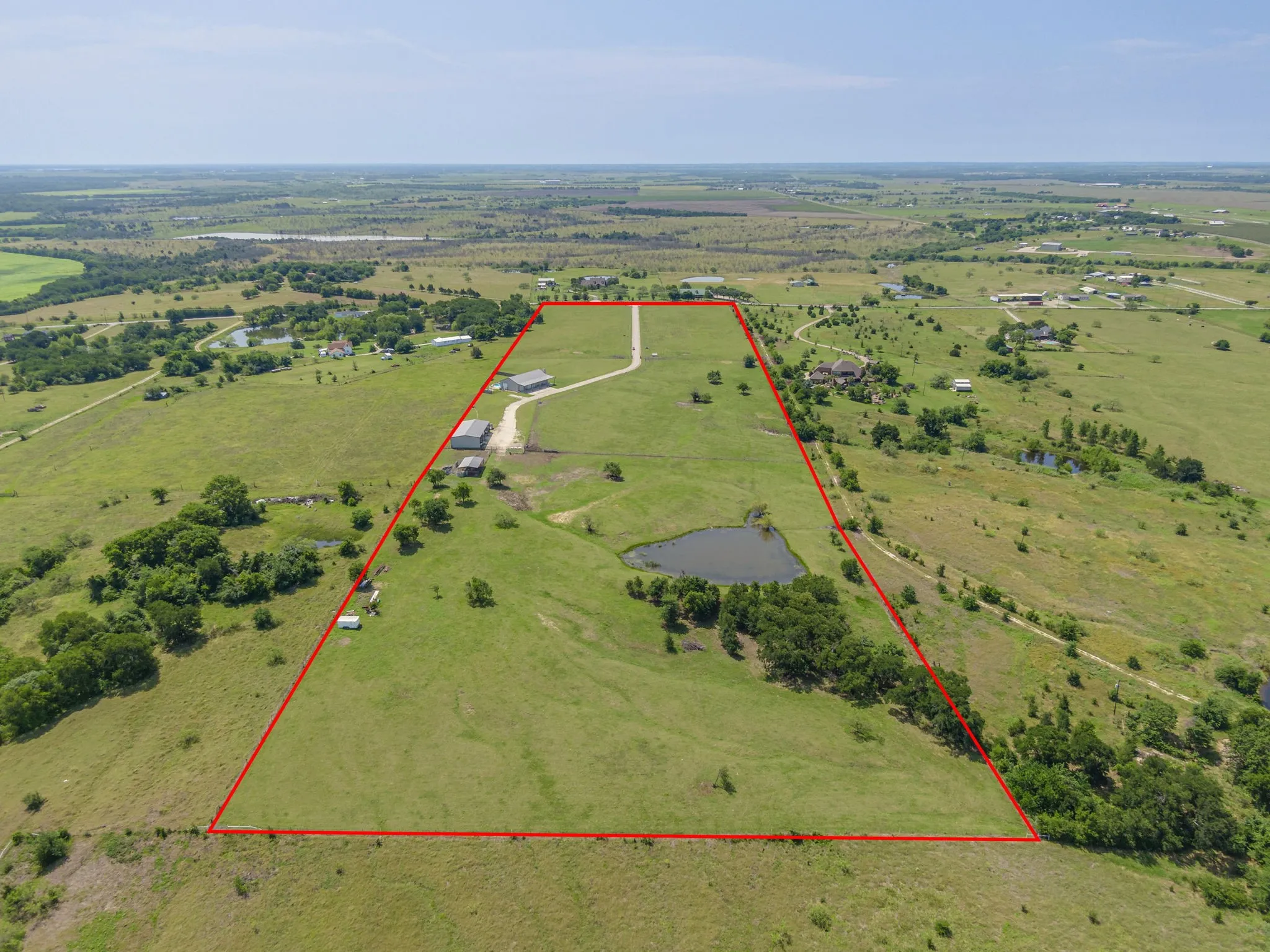 Single Family Residence For Sale in Ellis County , 930 Pigg Road, Waxahachie, Texas 75165, 3 Bedroom, 4 Bathroom, 3 Garage spaces, 3,200 Sqft, built in 2020, mls#21312531, Real Estate Agent in Waxahachie, Homes For Sale in Ellis county, Homes For Sale in Waxahachie, Realtor in Waxahachie Texas, Real Estate Brokerage Independent Realty Texas, Luminita Cordes Realtor
