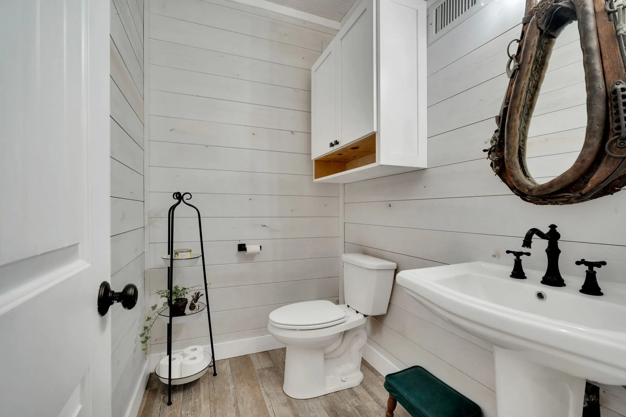 1/2 bath downstairs
