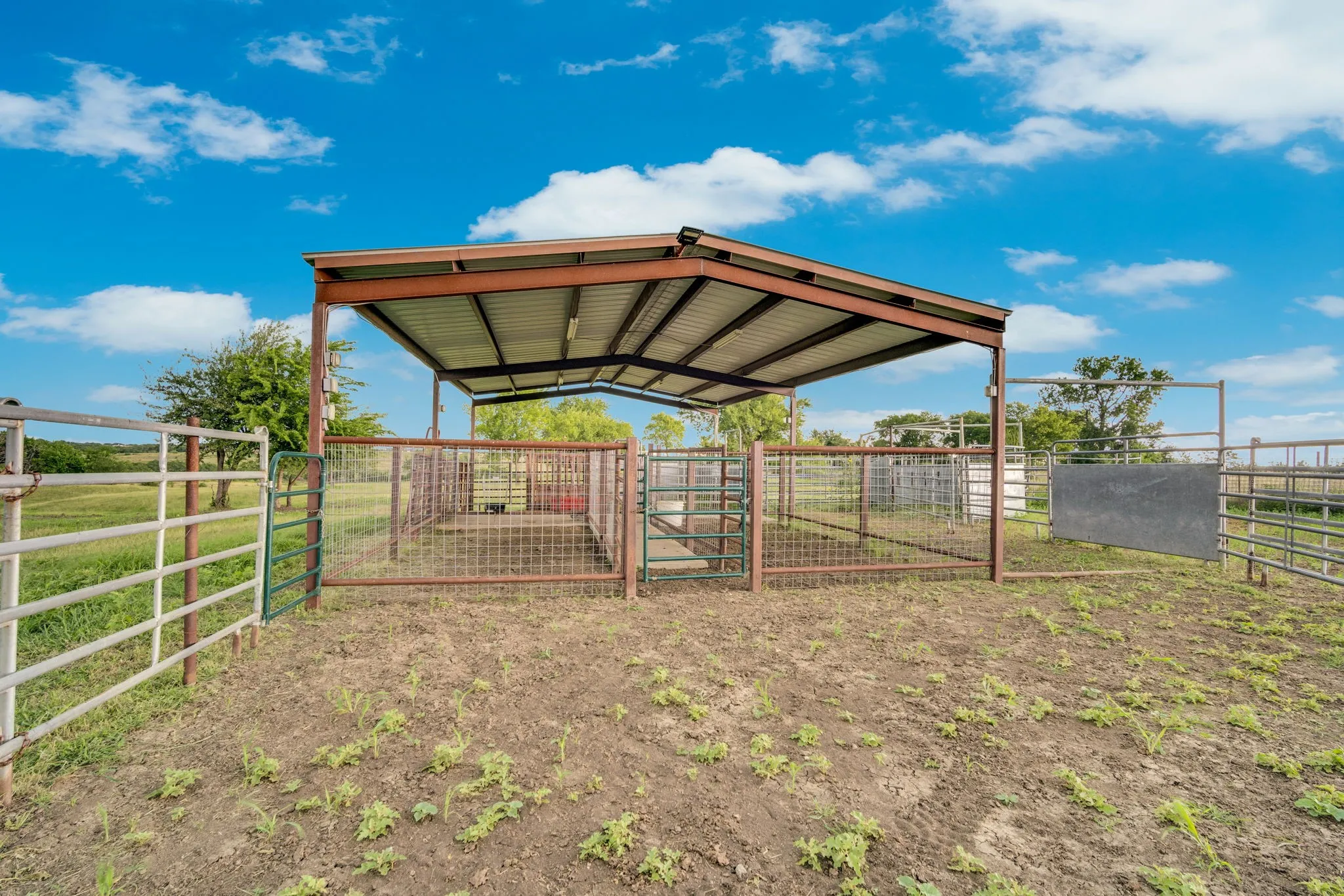 Single Family Residence For Sale in Ellis County , 930 Pigg Road, Waxahachie, Texas 75165, 3 Bedroom, 4 Bathroom, 3 Garage spaces, 3,200 Sqft, built in 2020, mls#21312531, Real Estate Agent in Waxahachie, Homes For Sale in Ellis county, Homes For Sale in Waxahachie, Realtor in Waxahachie Texas, Real Estate Brokerage Independent Realty Texas, Luminita Cordes Realtor