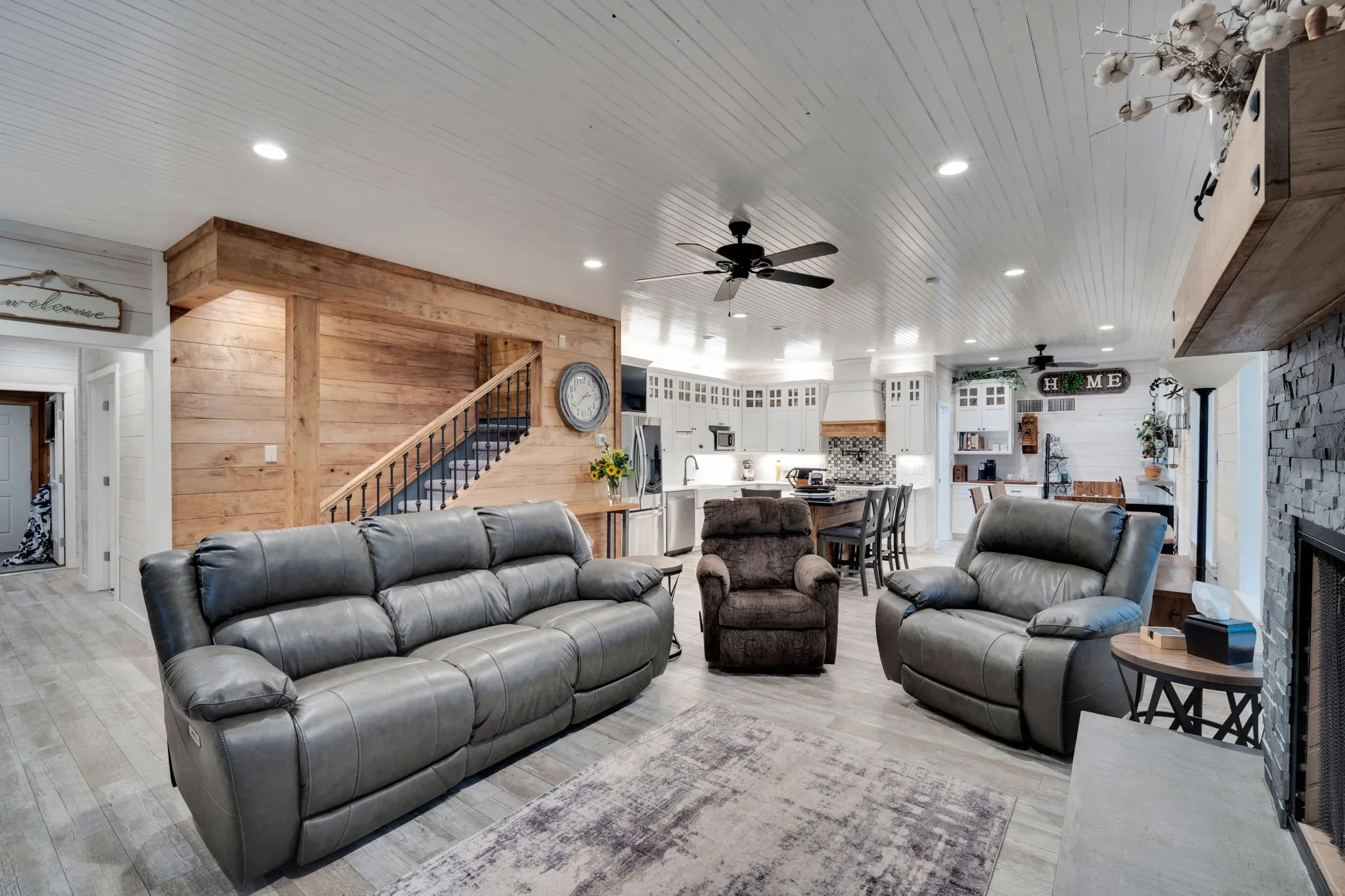 Single Family Residence For Sale in Ellis County , 930 Pigg Road, Waxahachie, Texas 75165, 3 Bedroom, 4 Bathroom, 3 Garage spaces, 3,200 Sqft, built in 2020, mls#21312531, Real Estate Agent in Waxahachie, Homes For Sale in Ellis county, Homes For Sale in Waxahachie, Realtor in Waxahachie Texas, Real Estate Brokerage Independent Realty Texas, Luminita Cordes Realtor